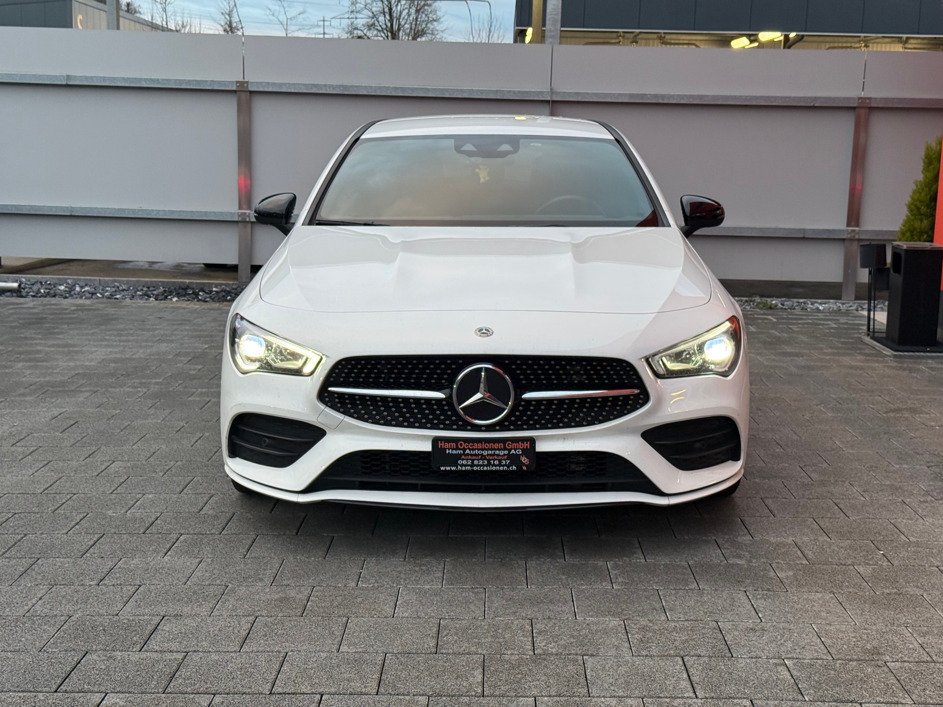 MERCEDES-BENZ CLA Shooting Brake 250 4Matic 7G-DCT AMG Line-image-0