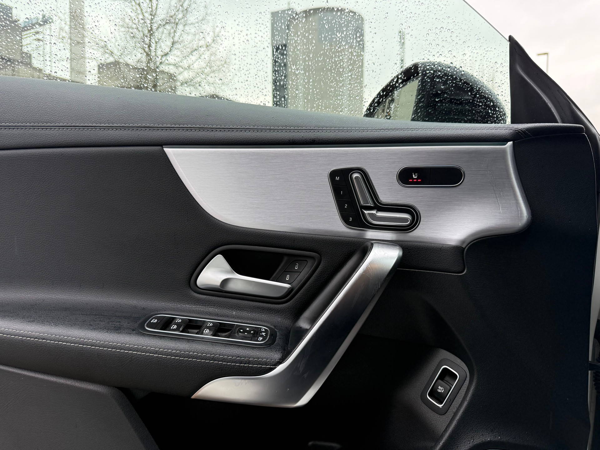 MERCEDES-BENZ CLA Shooting Brake 250 4Matic 7G-DCT AMG Line-image-12
