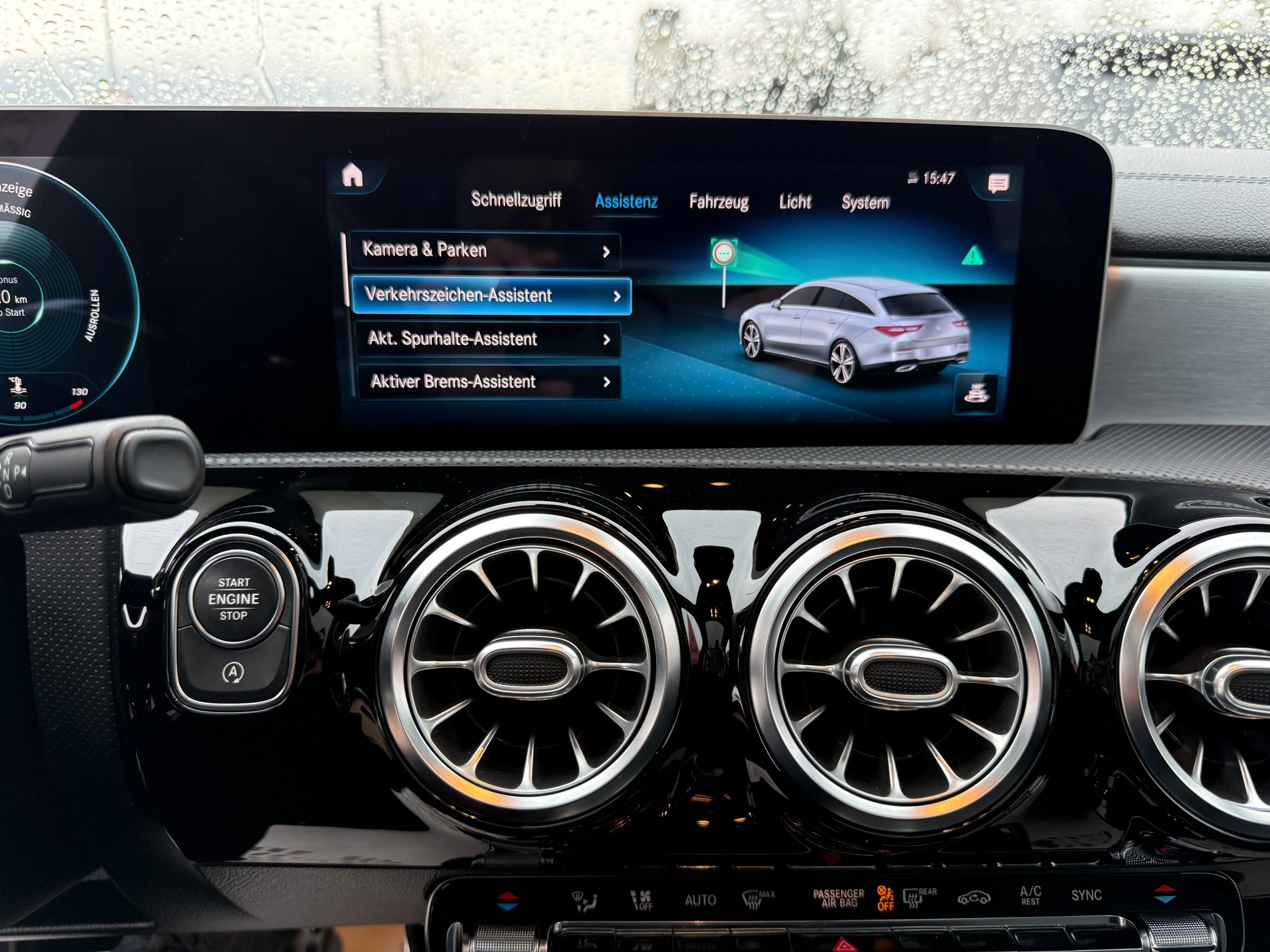 MERCEDES-BENZ CLA Shooting Brake 250 4Matic 7G-DCT AMG Line-image-8