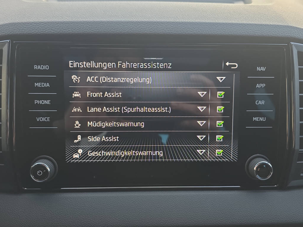 SKODA Karoq 1.5 TSI SportLine DSG-image-24