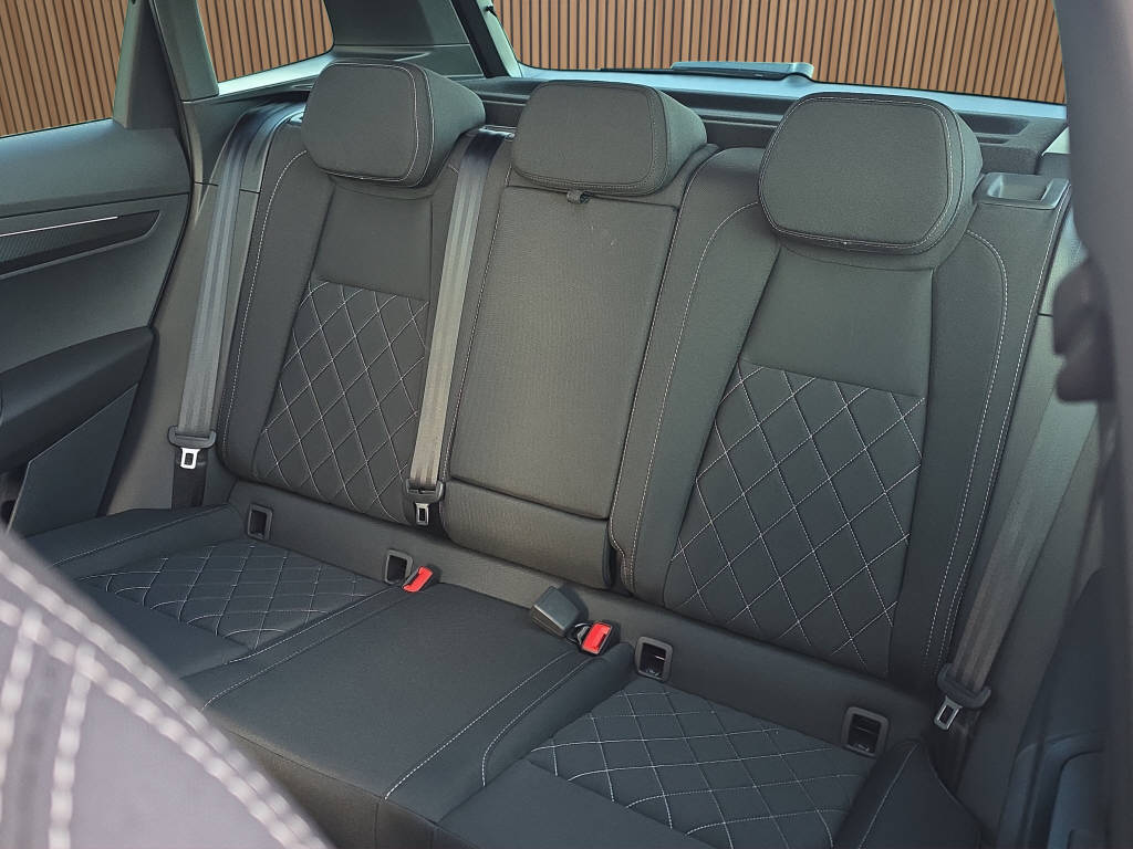 SKODA Karoq 1.5 TSI SportLine DSG-image-19