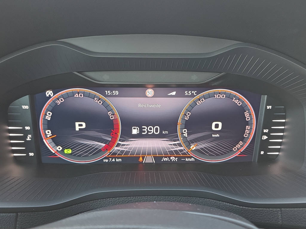 SKODA Karoq 1.5 TSI SportLine DSG-image-16