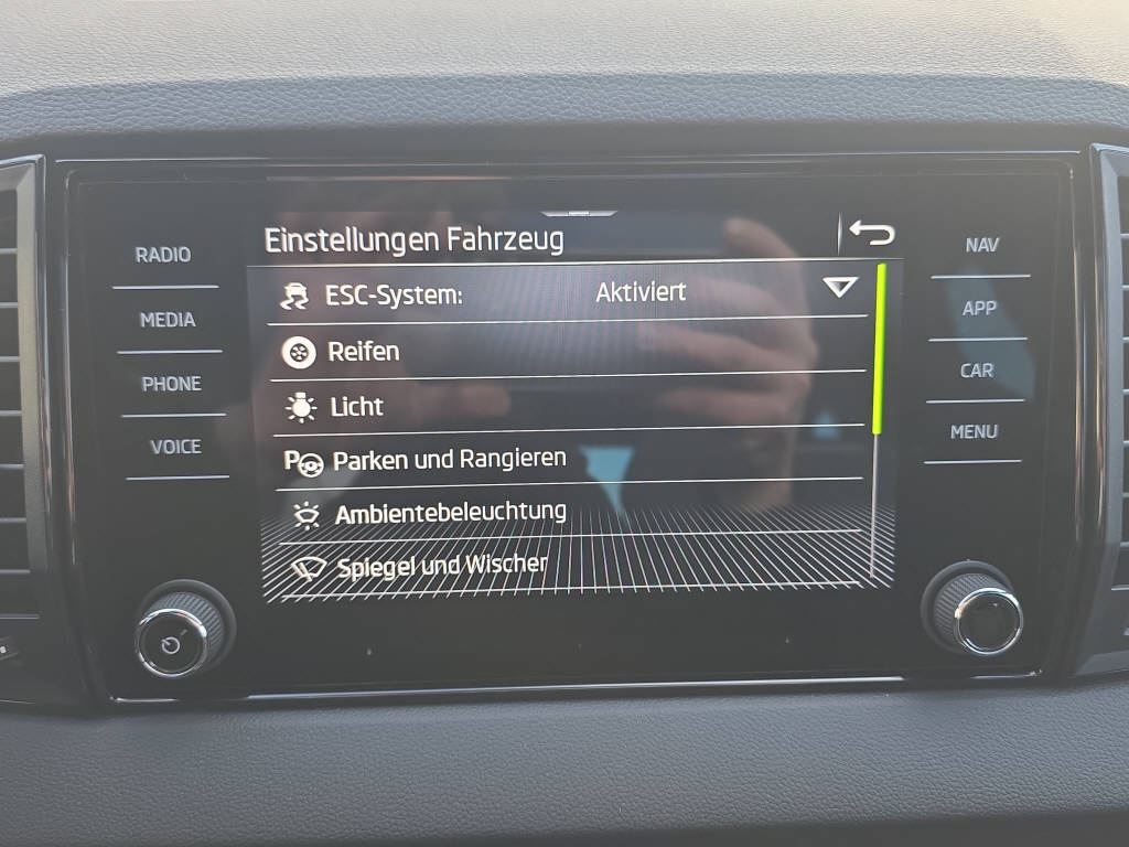 SKODA Karoq 1.5 TSI SportLine DSG-image-23