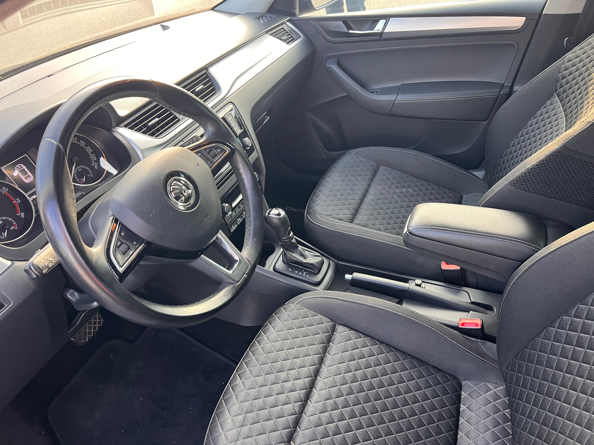 SKODA Rapid Spaceback 1.0 TSI Clever DSG-image-7