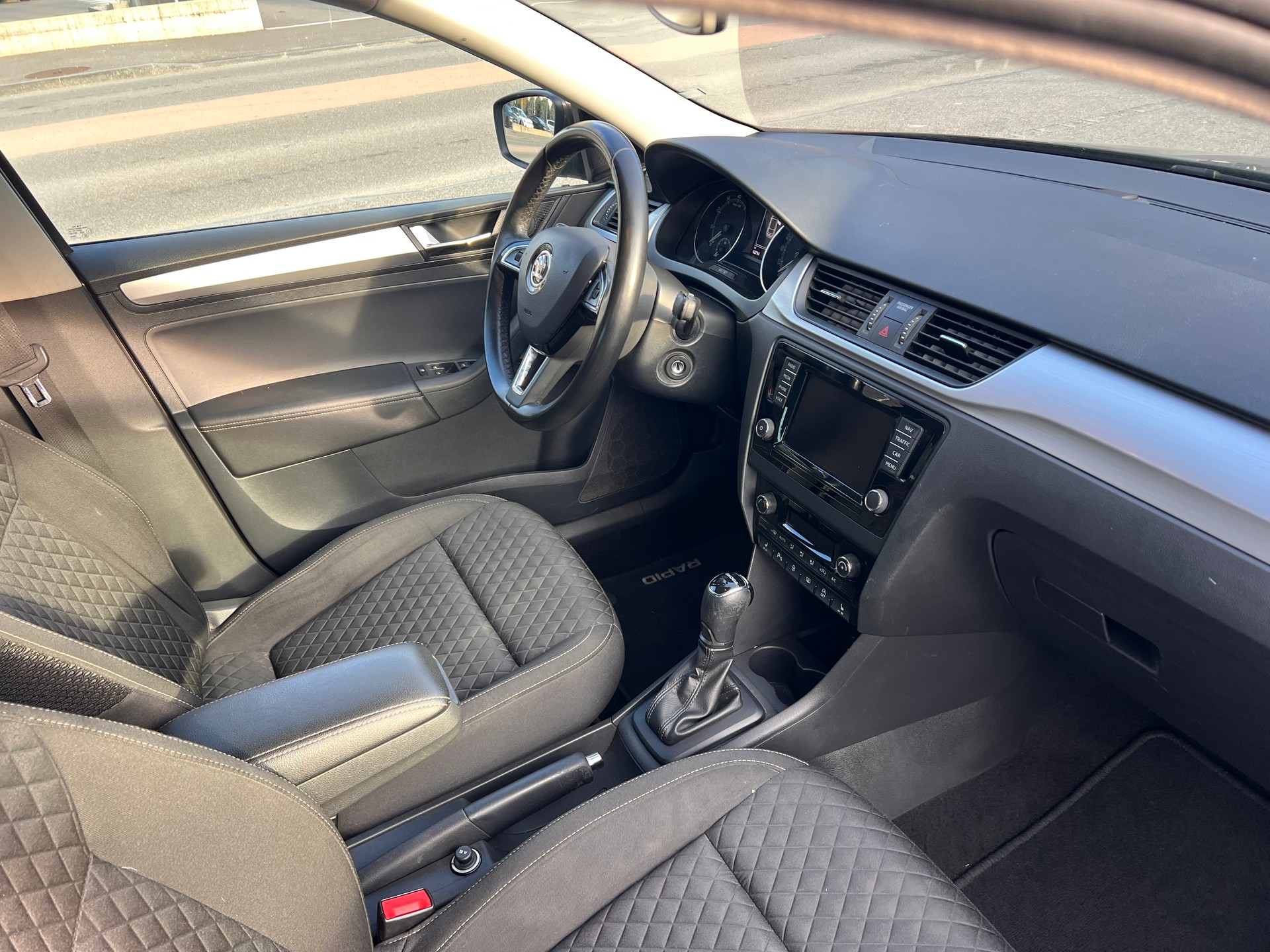 SKODA Rapid Spaceback 1.0 TSI Clever DSG-image-8