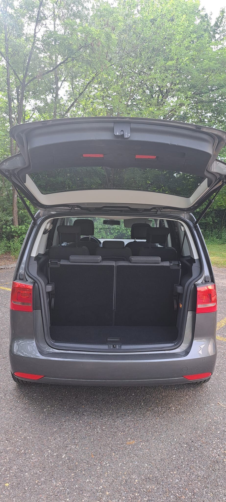 VW Touran 2.0 TDI Comfortline-image-4