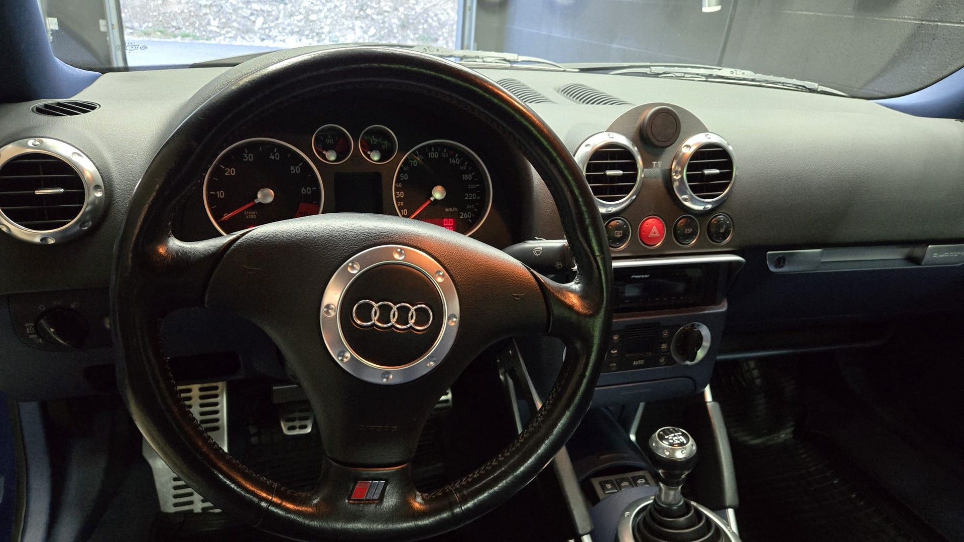 AUDI TT Coupé 1.8 T quattro-image-11