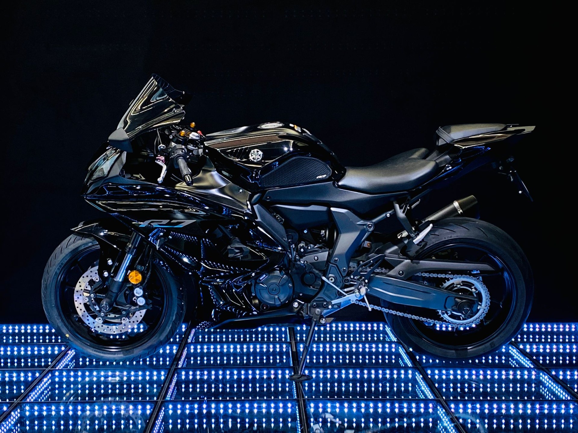 YAMAHA YZF-R7 (35kW)-showroom-element-3