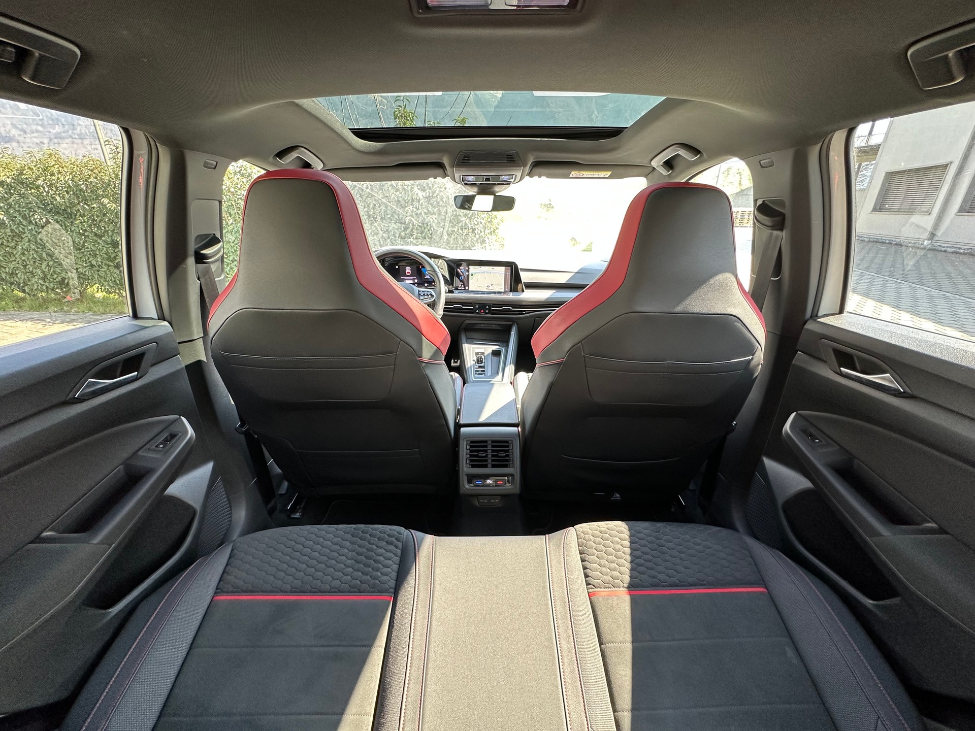 VW Golf 2.0 TSI GTI Clubsport DSG-image-9