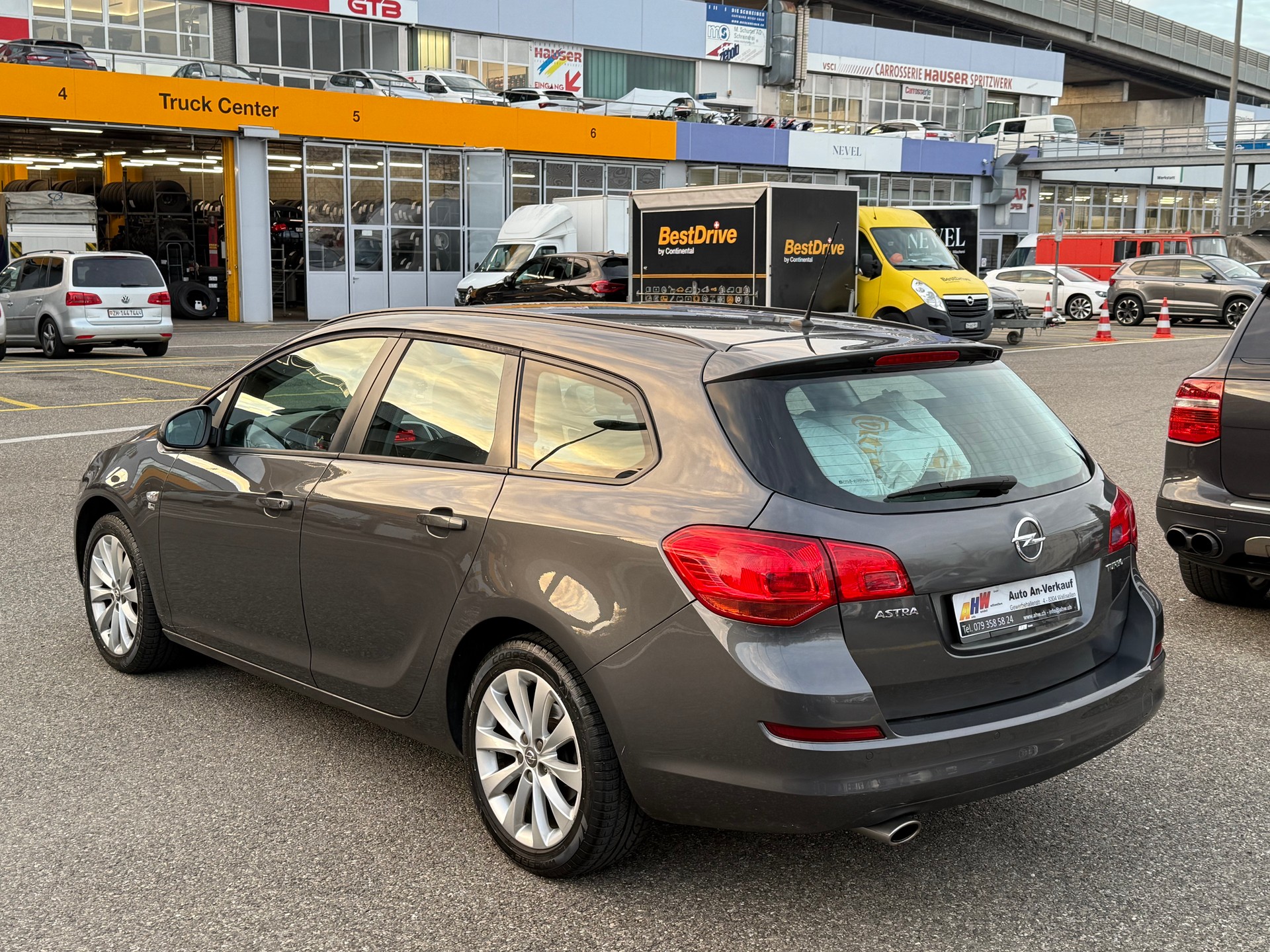 OPEL Astra ST 1.4i 16V Turbo Anniversary Ed. / Ab MFK 01.2025 / 8-fach bereift/ PDC / Sitzheizung / Klimaautomatik-image-5