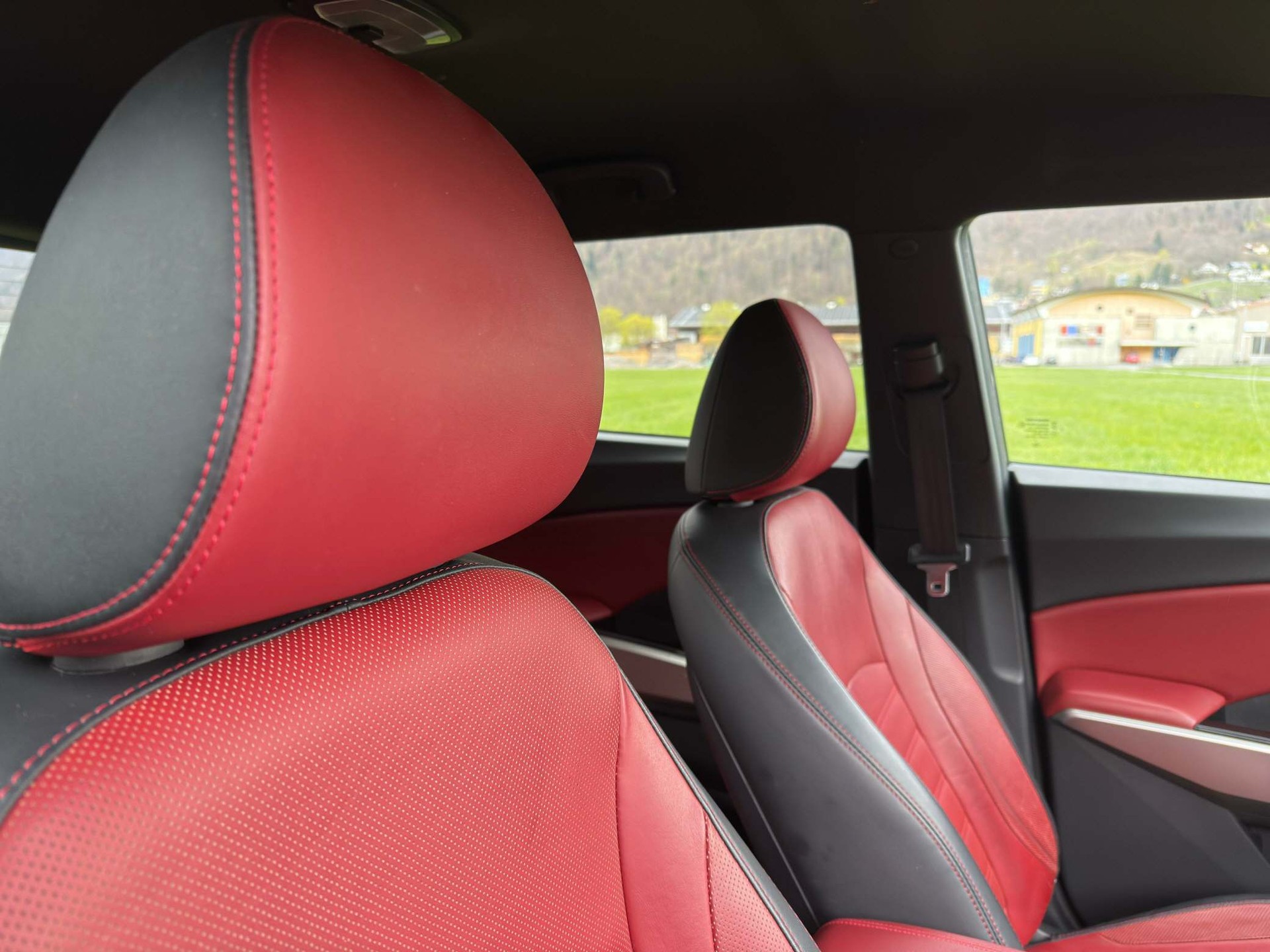 KGM-SsangYong Tivoli 1.6 e-XDi Red Rebel 4WD-image-12