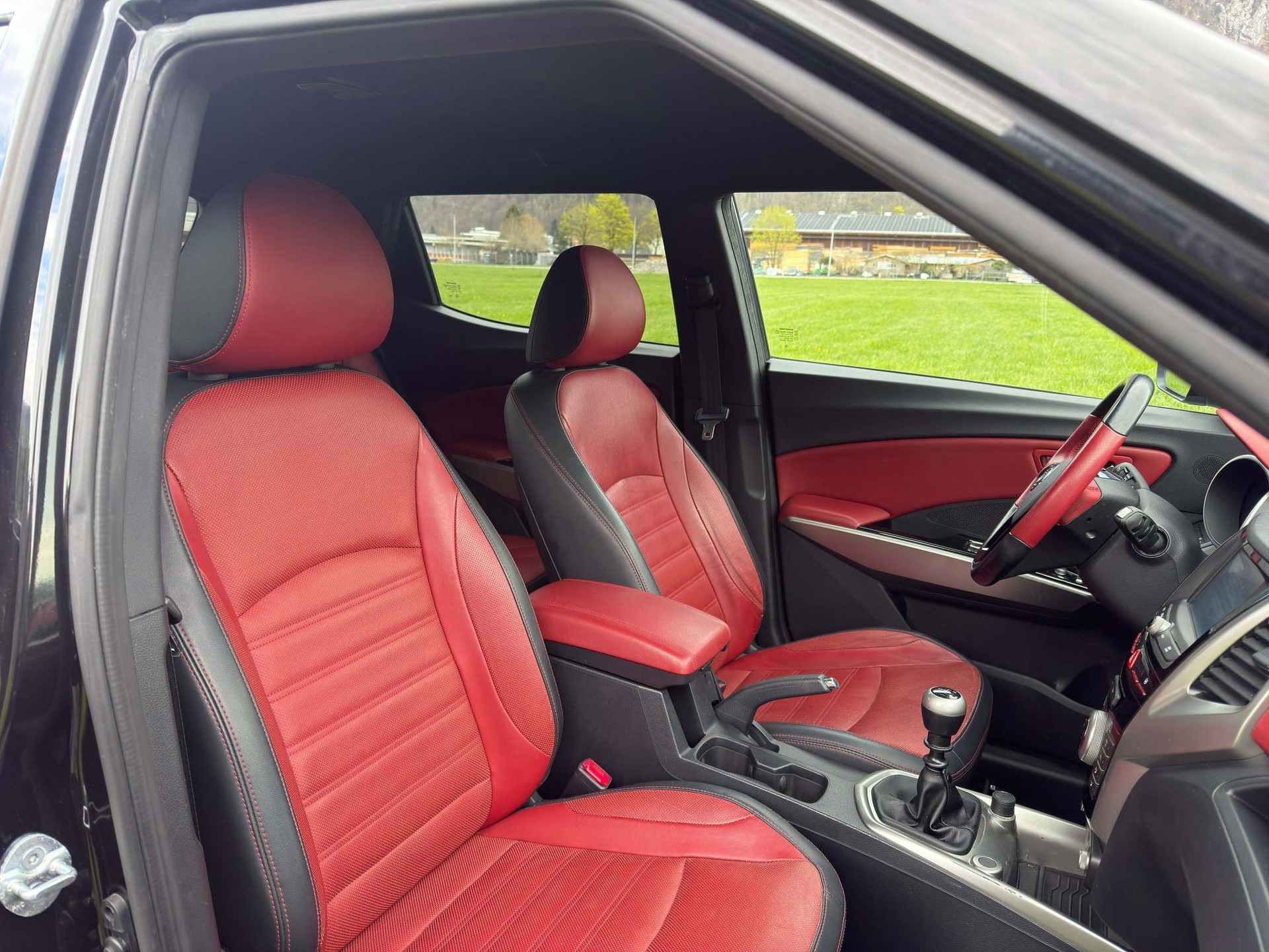 KGM-SsangYong Tivoli 1.6 e-XDi Red Rebel 4WD-image-14