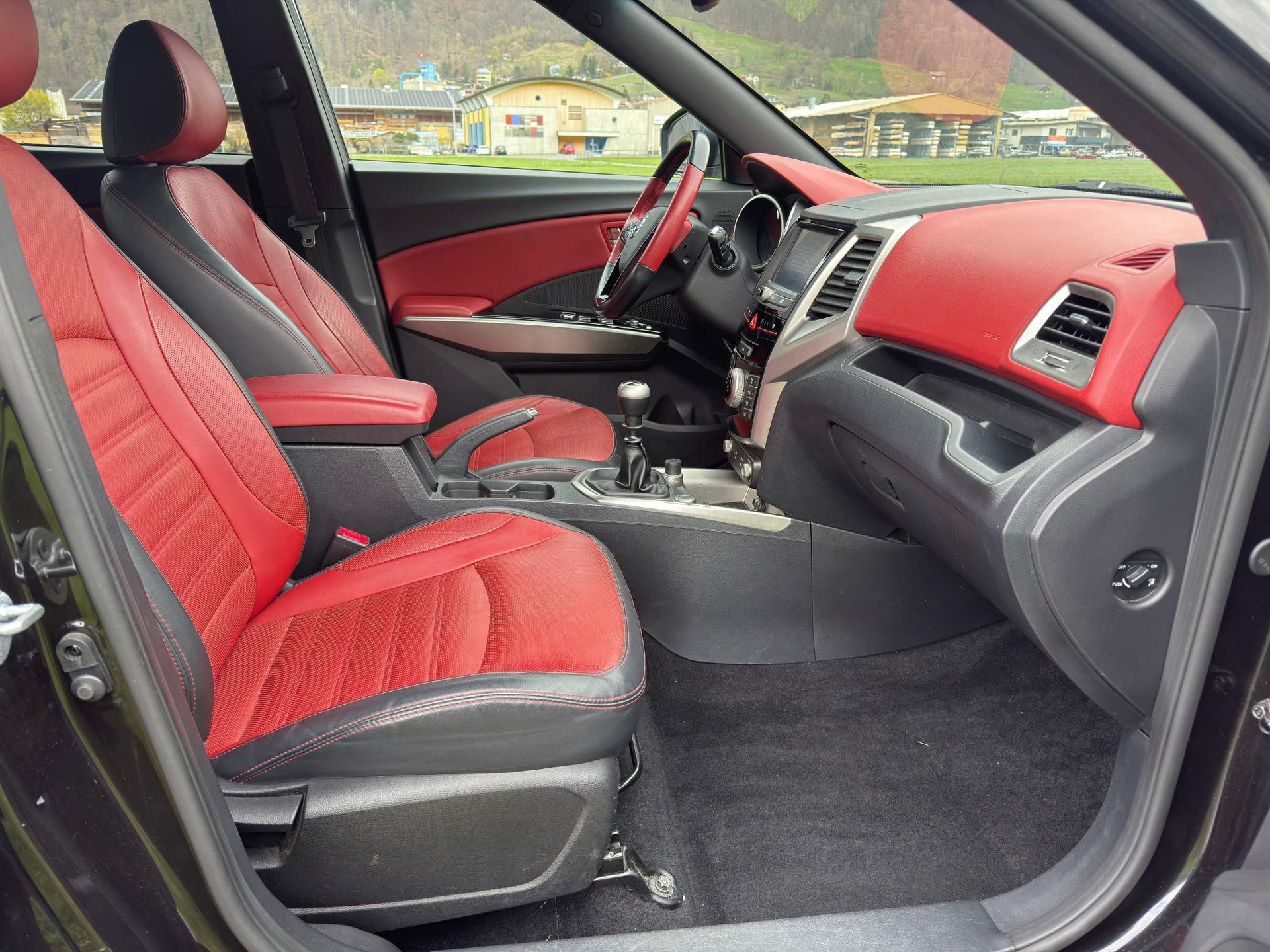 KGM-SsangYong Tivoli 1.6 e-XDi Red Rebel 4WD-image-15