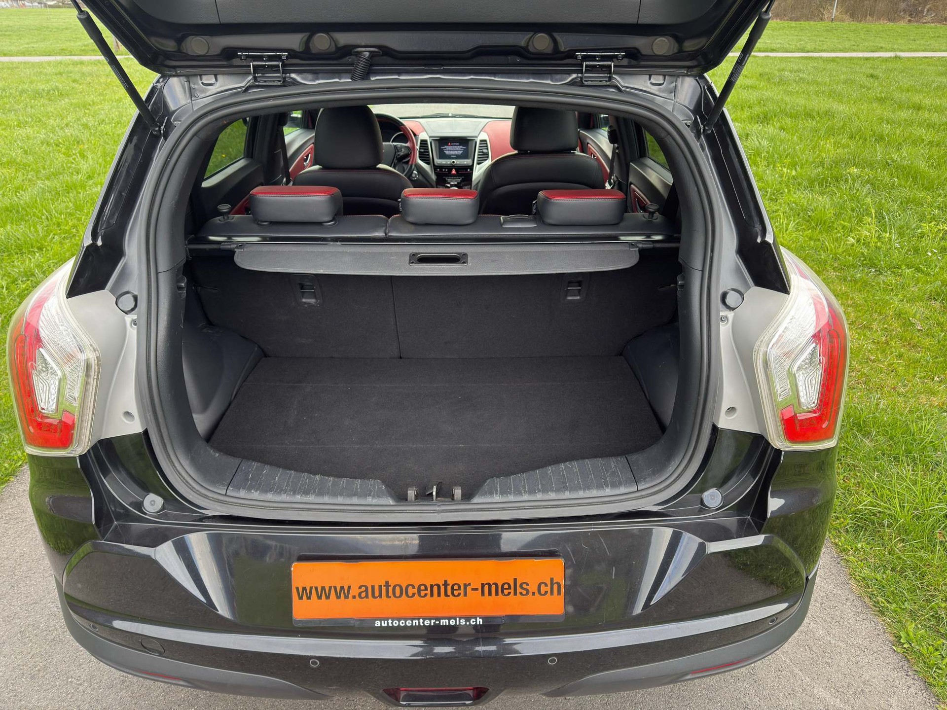 KGM-SsangYong Tivoli 1.6 e-XDi Red Rebel 4WD-image-6