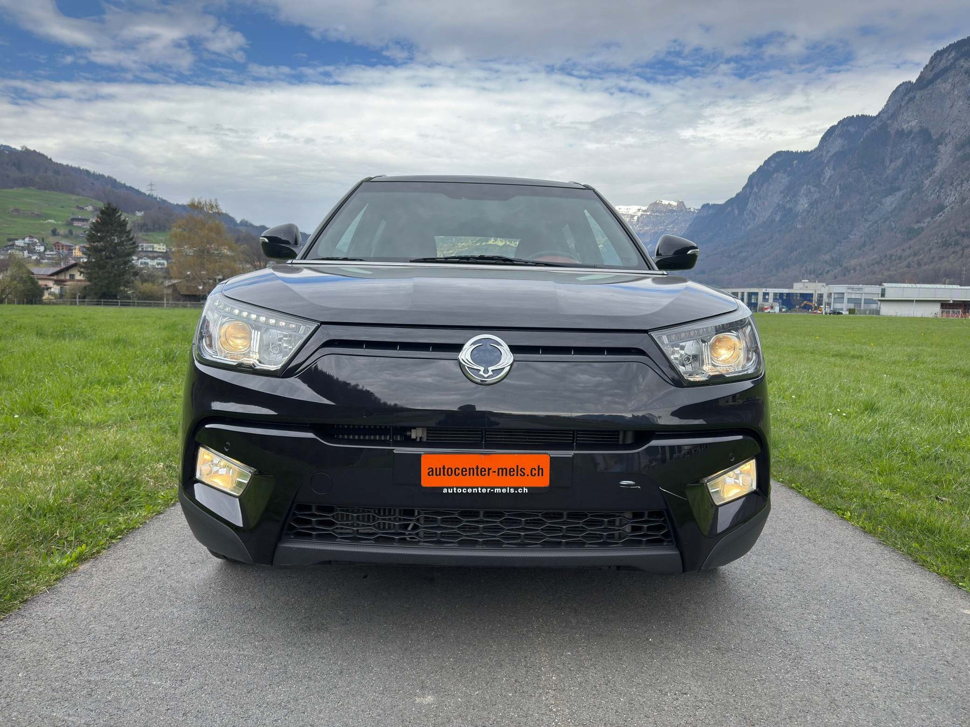 KGM-SsangYong Tivoli 1.6 e-XDi Red Rebel 4WD-image-2
