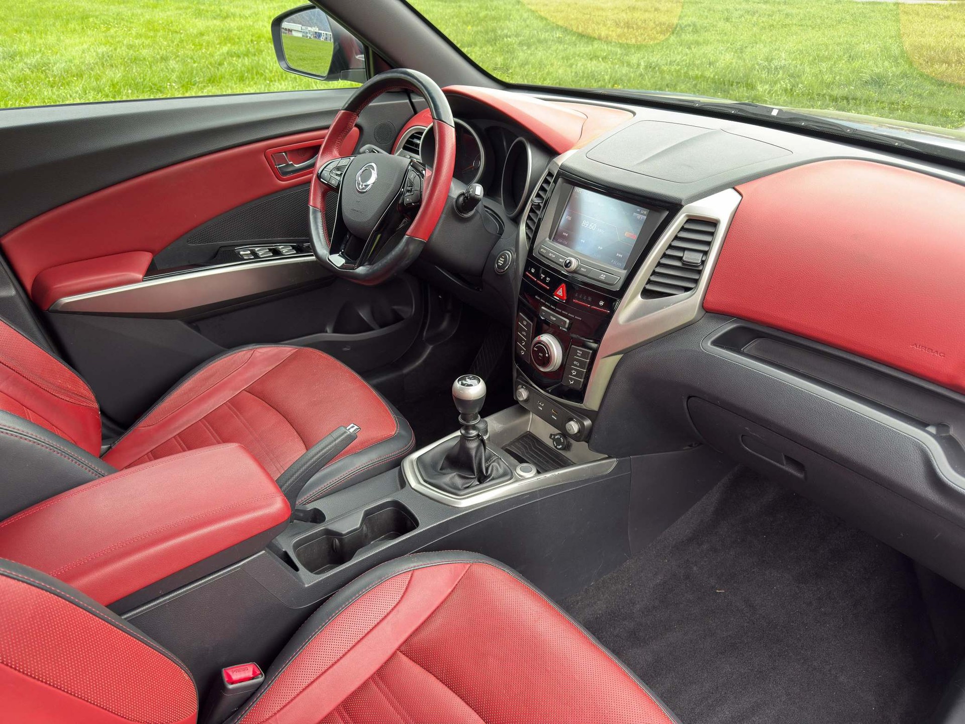 KGM-SsangYong Tivoli 1.6 e-XDi Red Rebel 4WD-image-13