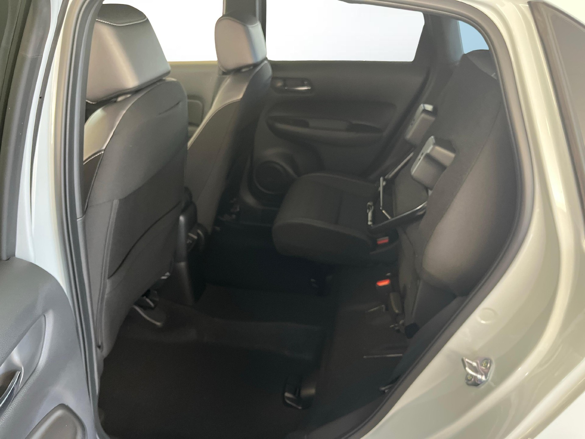 HONDA Jazz 1.5 i-MMD Crosstar Advance - mit Aktionsleasing 1.9% und 8 Jahren Garantie!-image-15