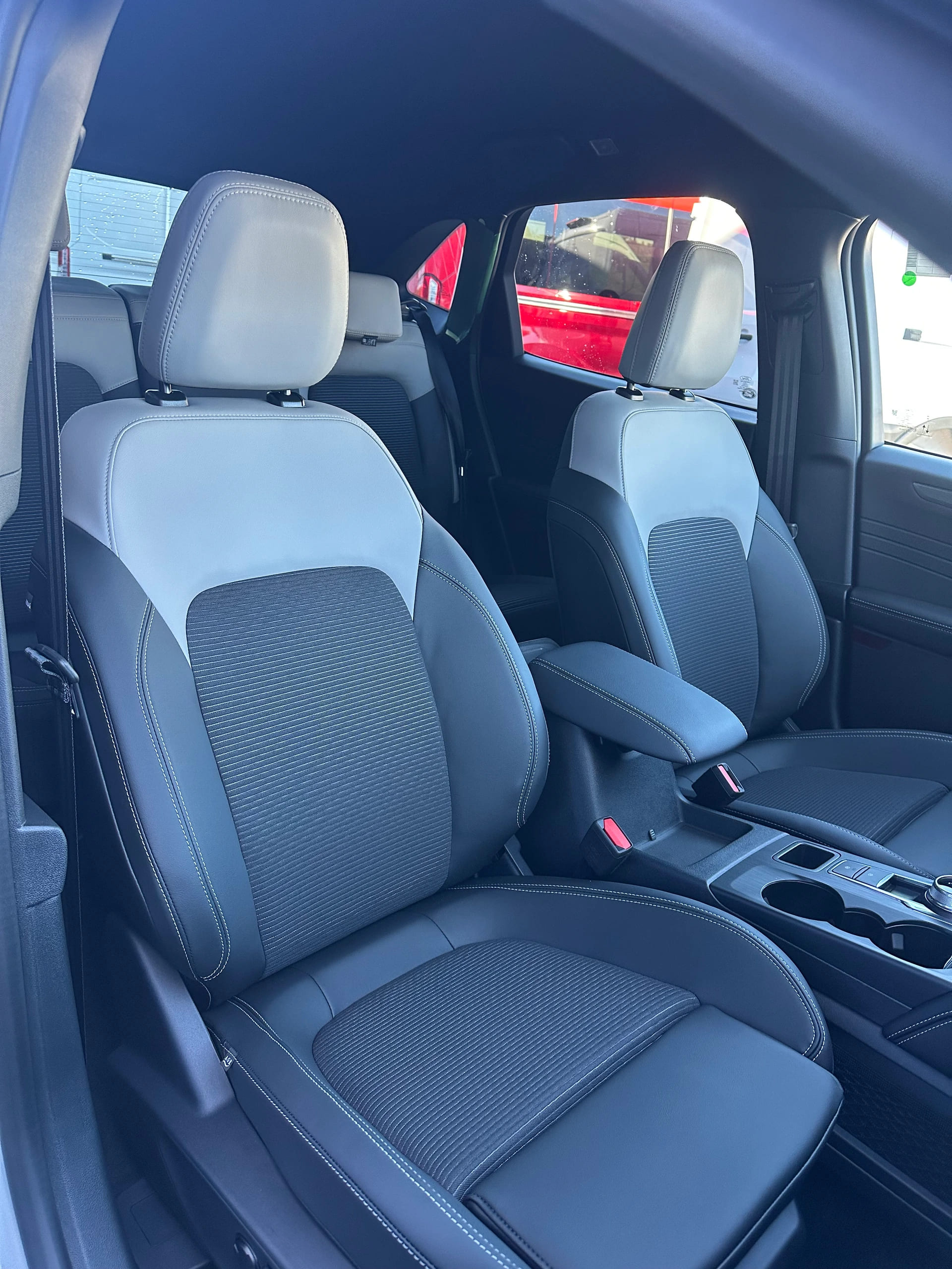 FORD Kuga 2.5 Plug-in Hybrid Sound PHEV-image-14