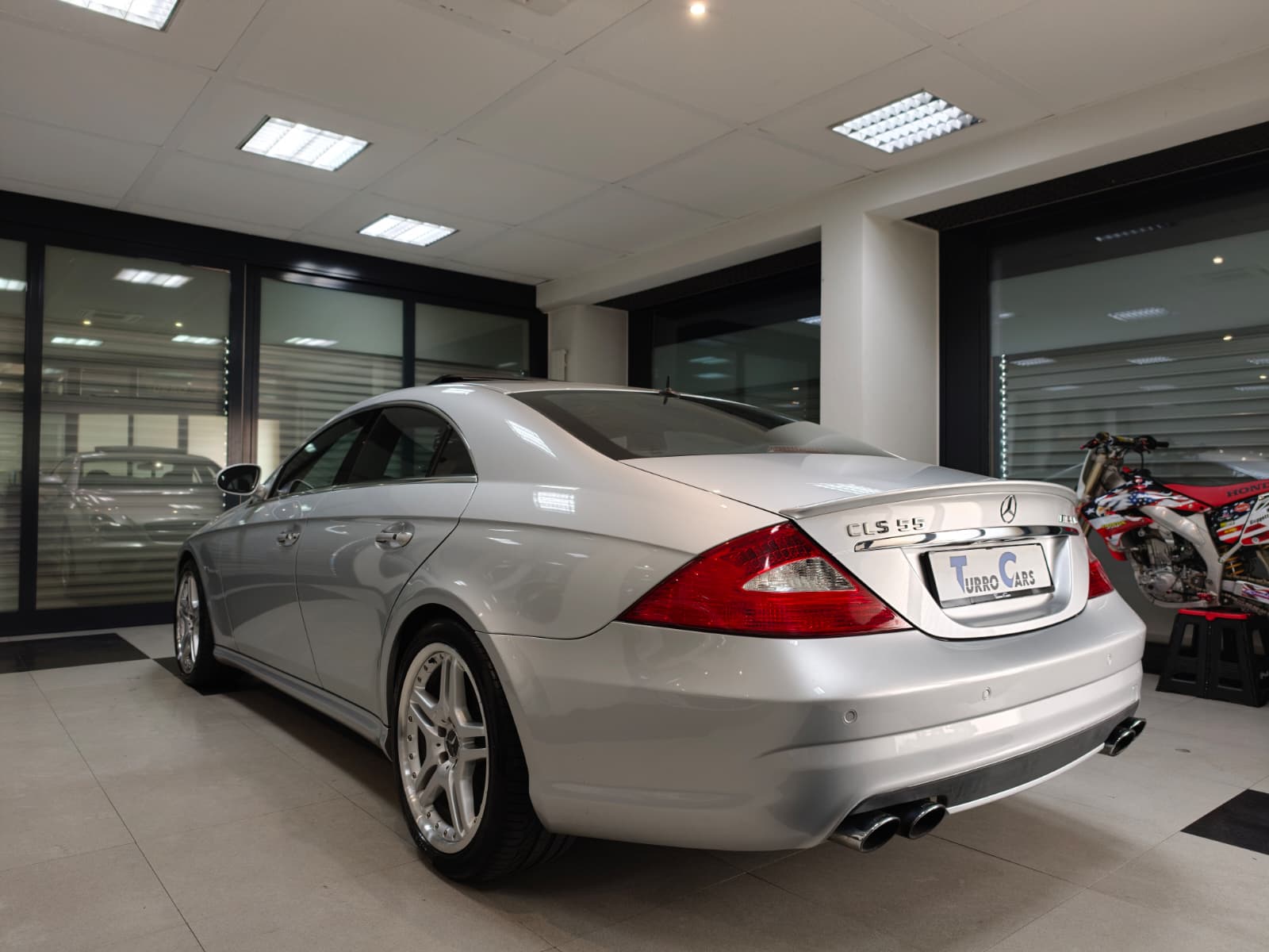 MERCEDES-BENZ CLS 55 AMG Automatic-image-4