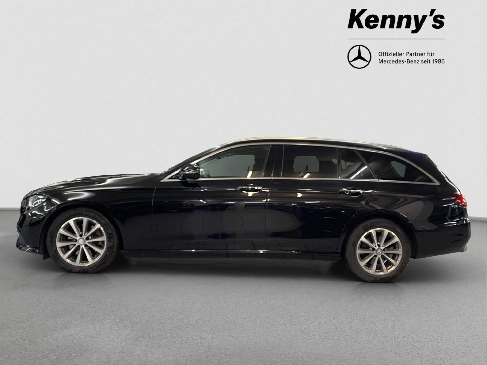 MERCEDES-BENZ E 220 d Avantgarde 4Matic Kombi-image-2