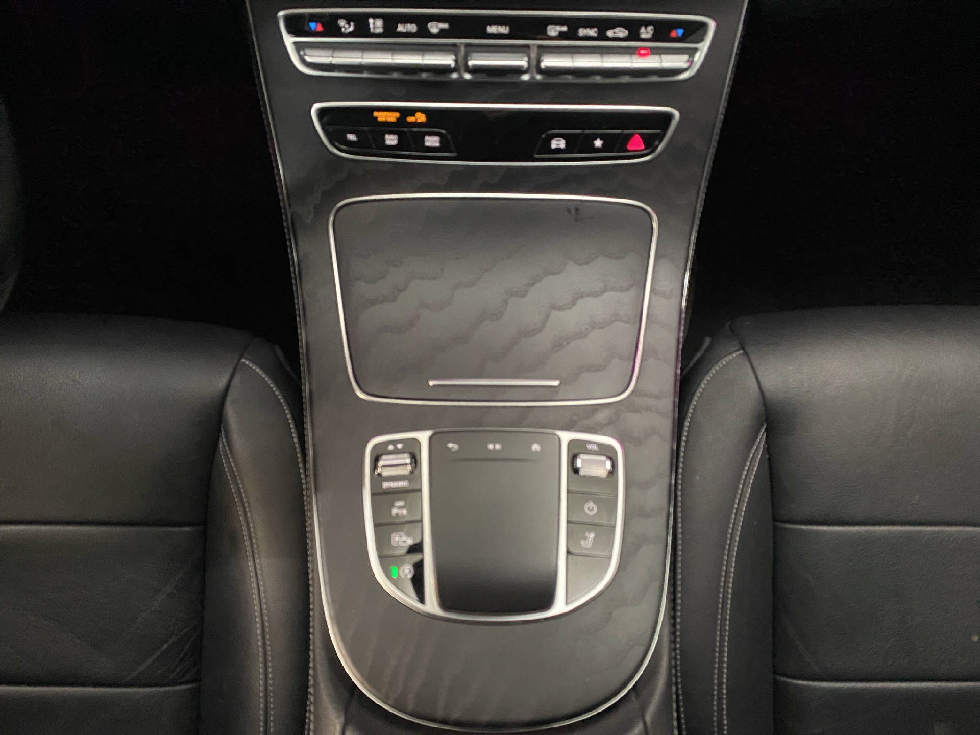 MERCEDES-BENZ E 220 d Avantgarde 4Matic Kombi-image-9