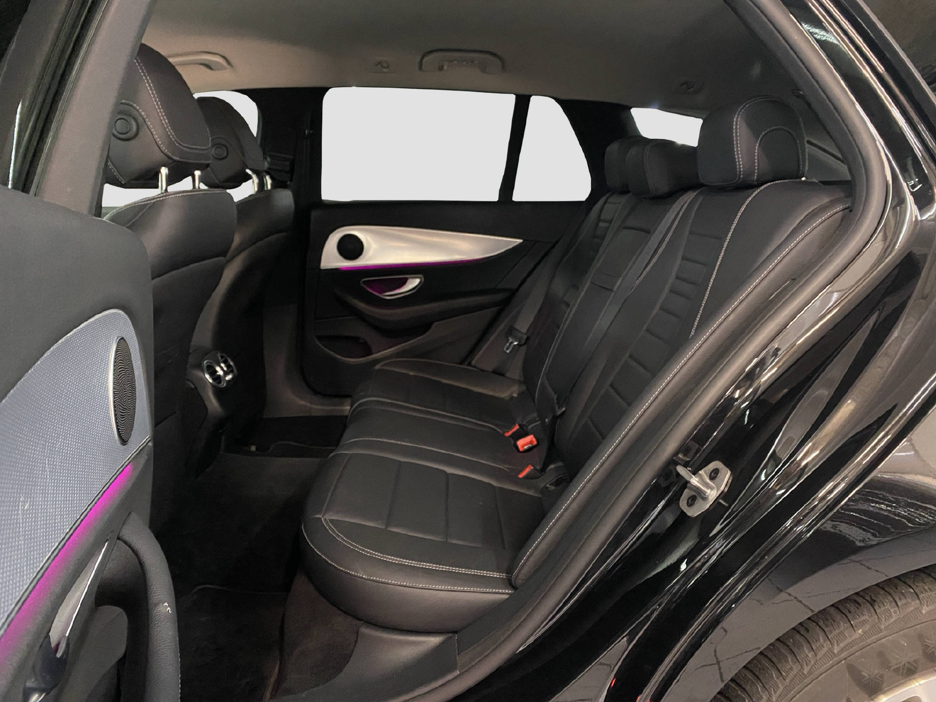MERCEDES-BENZ E 220 d Avantgarde 4Matic Kombi-image-11