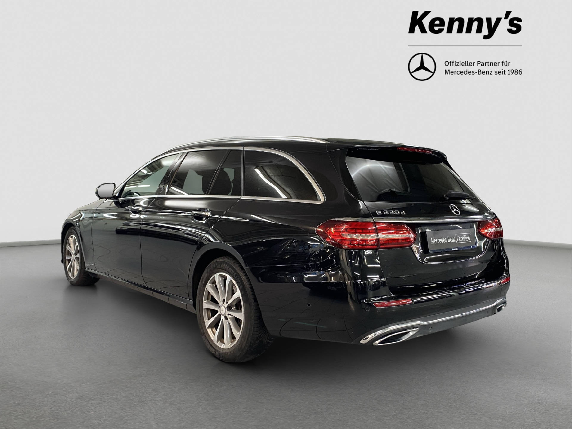 MERCEDES-BENZ E 220 d Avantgarde 4Matic Kombi-image-3