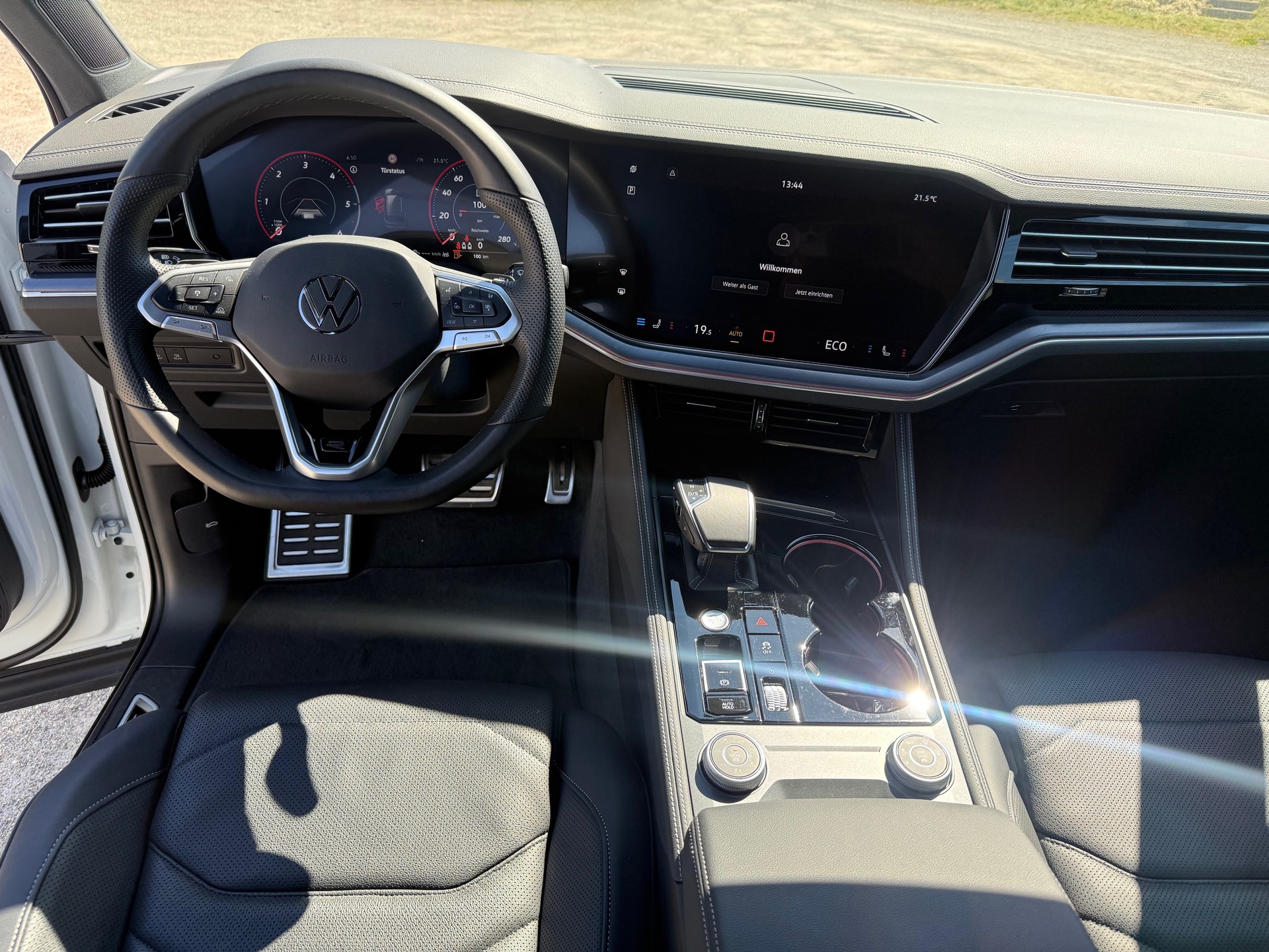 VW Touareg 3.0 TDI Elegance Tiptronic R-Line-image-10