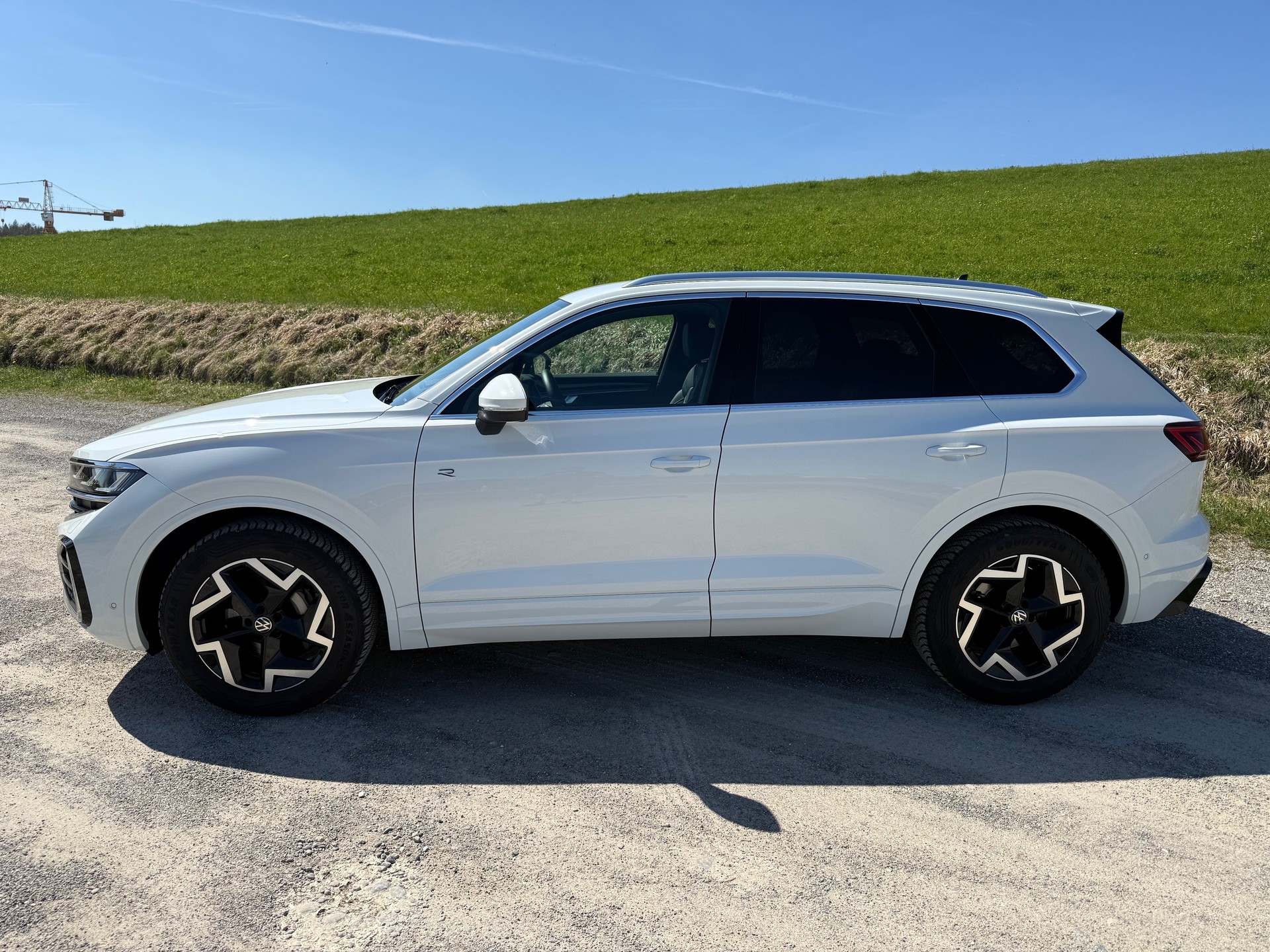 VW Touareg 3.0 TDI Elegance Tiptronic R-Line-image-1