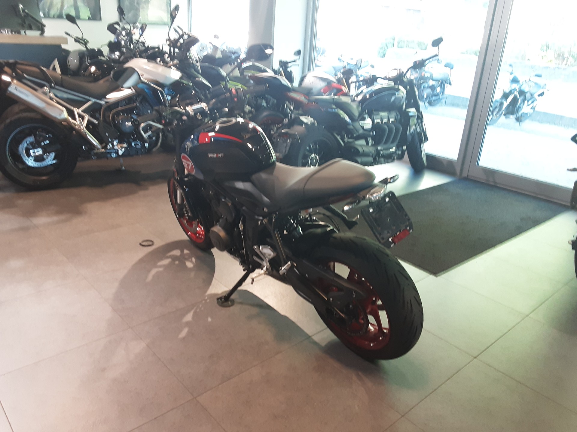 TRIUMPH Trident 660-image-5