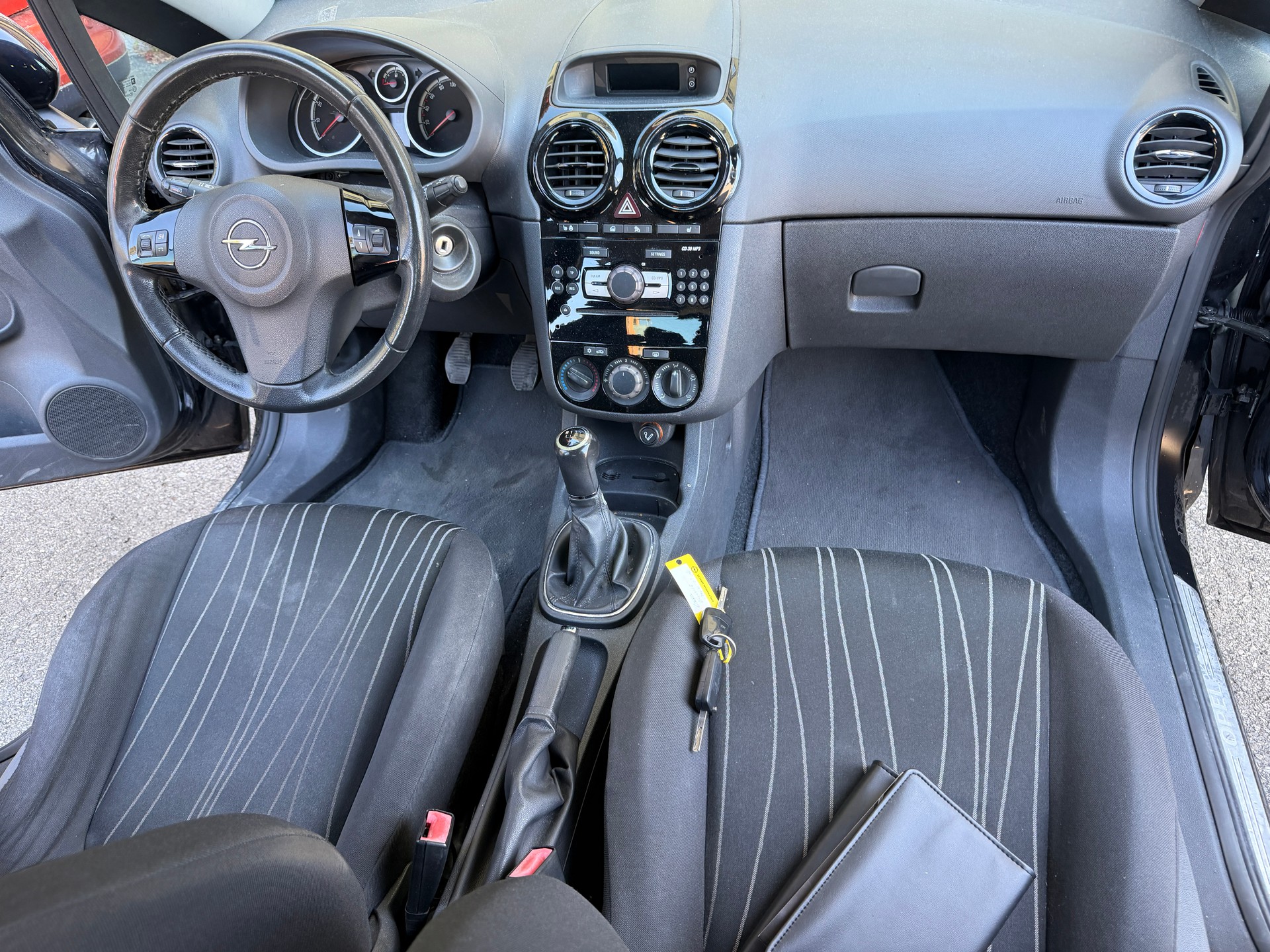 OPEL Corsa 1.4 TP Anniversary-image-5
