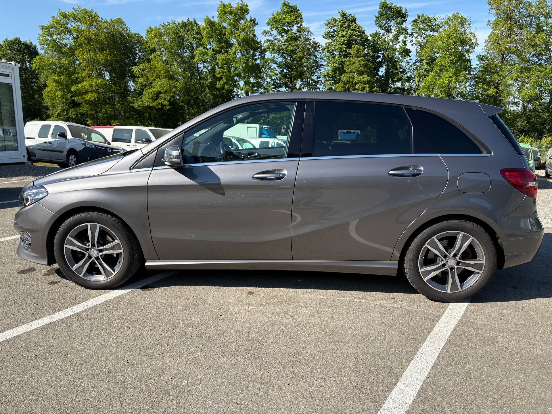 MERCEDES-BENZ B 220 CDI Swiss Star Edition 4Matic-image-3