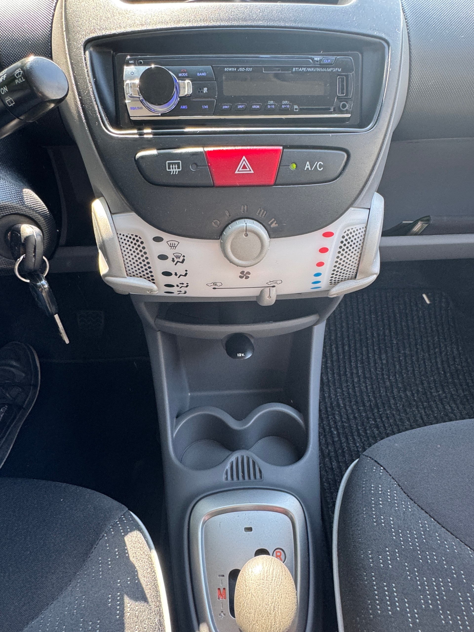 PEUGEOT 107 1.0 Trendy BMP5-image-10