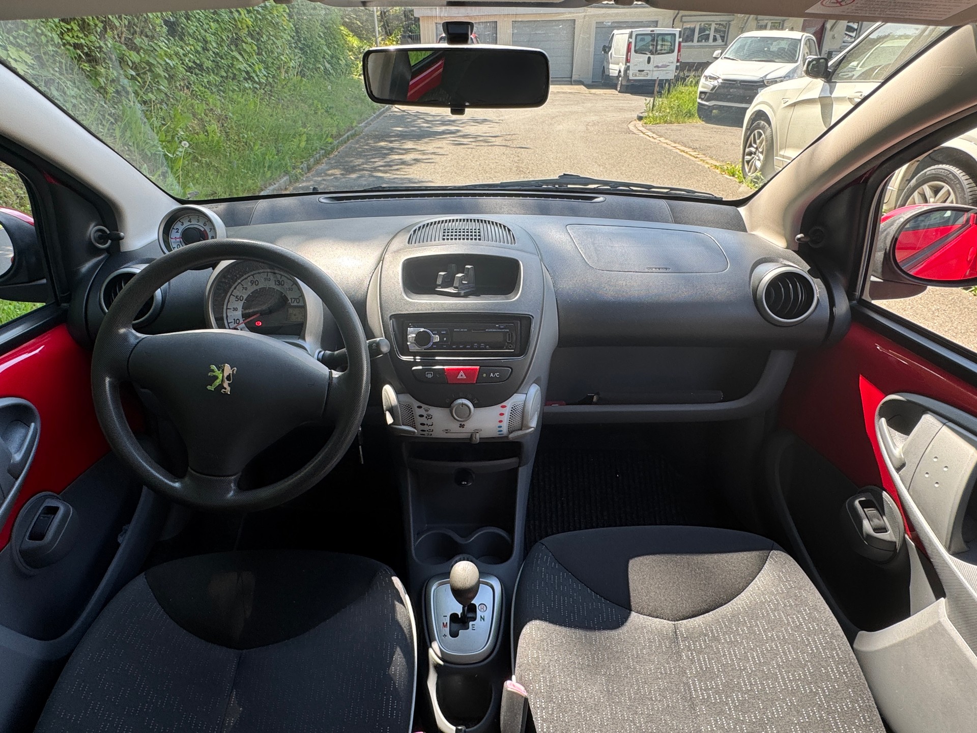 PEUGEOT 107 1.0 Trendy BMP5-image-9