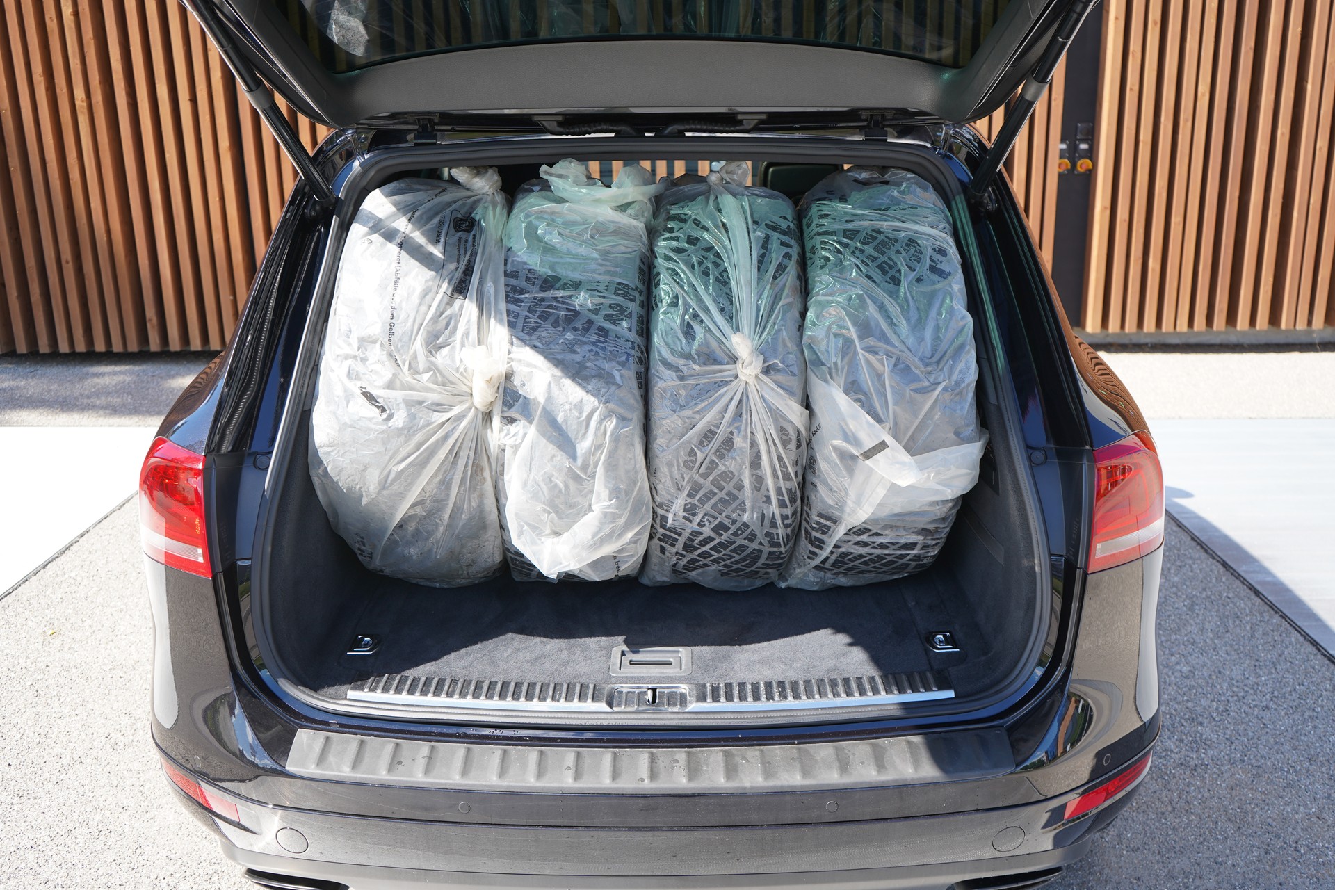 VW TOUAREG 3.0 TDI BLUEMOTION TECHNOLOGY BLACK TIPTORNIC l 245 PS-image-20