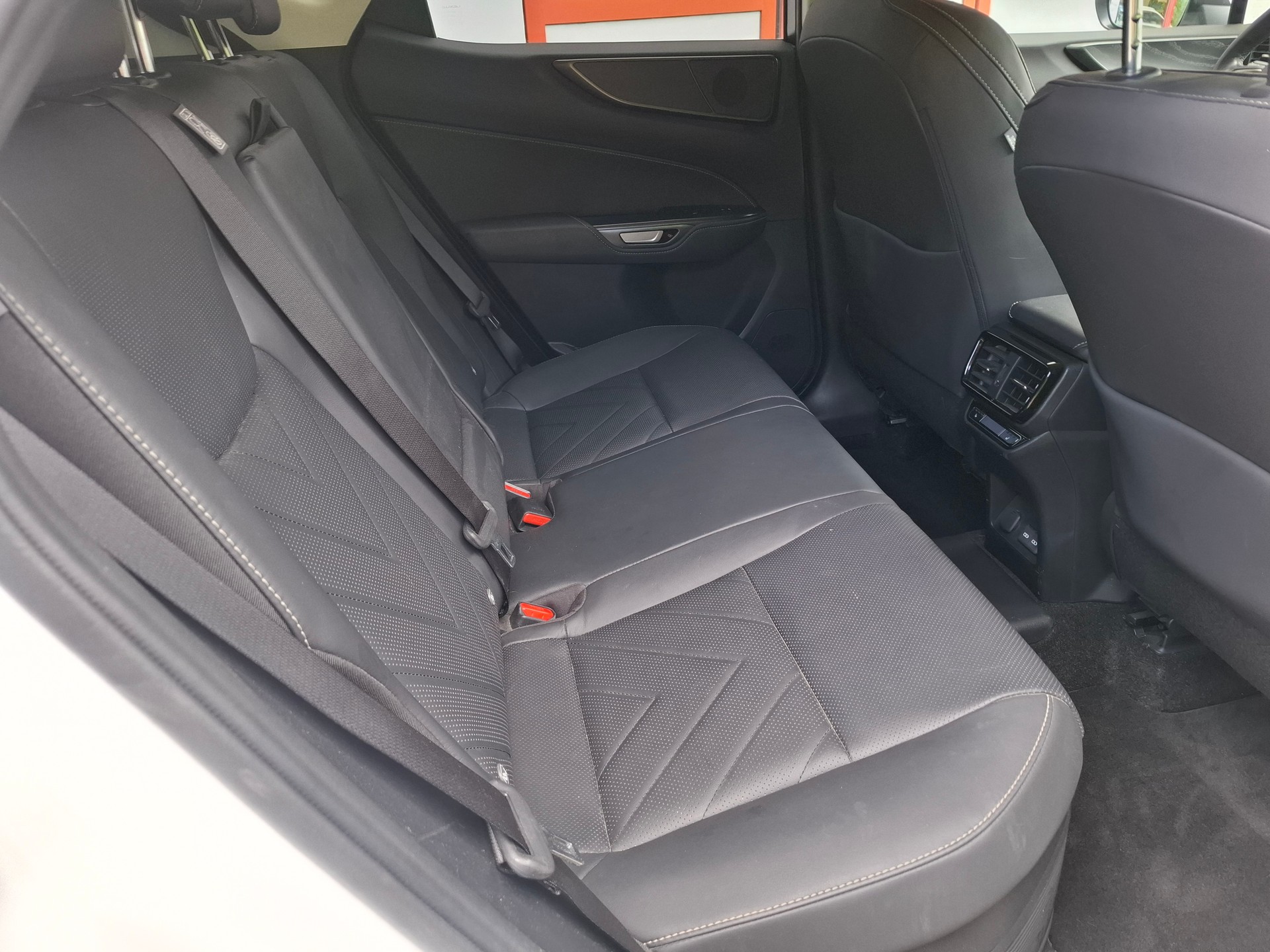 LEXUS NX 450h+ E-FOUR Excellence-image-6