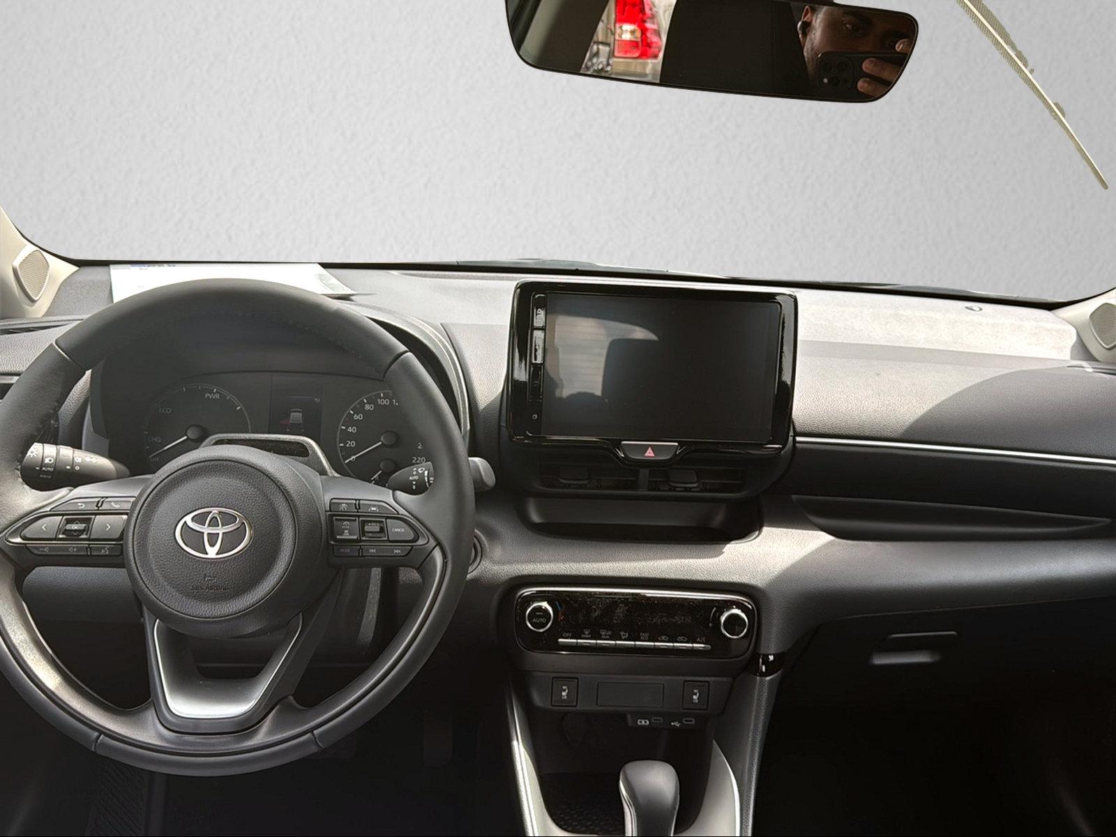 TOYOTA Yaris 1.5 VVT-i HSD Comfort-image-9