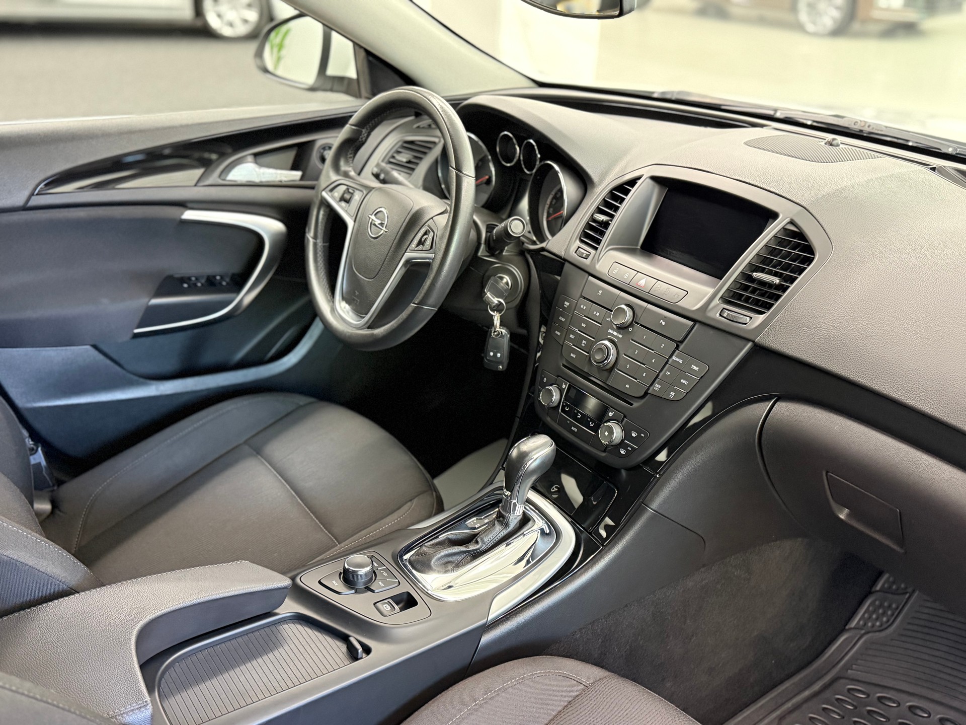 OPEL Insignia 2.0 T Edition Automatik-image-13