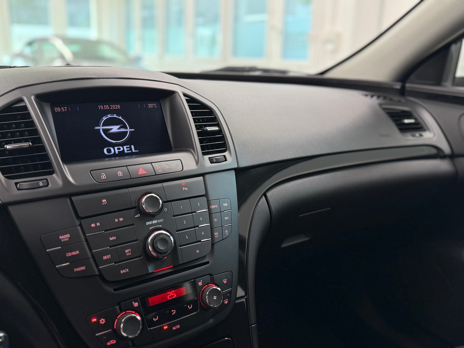 OPEL Insignia 2.0 T Edition Automatik-image-17