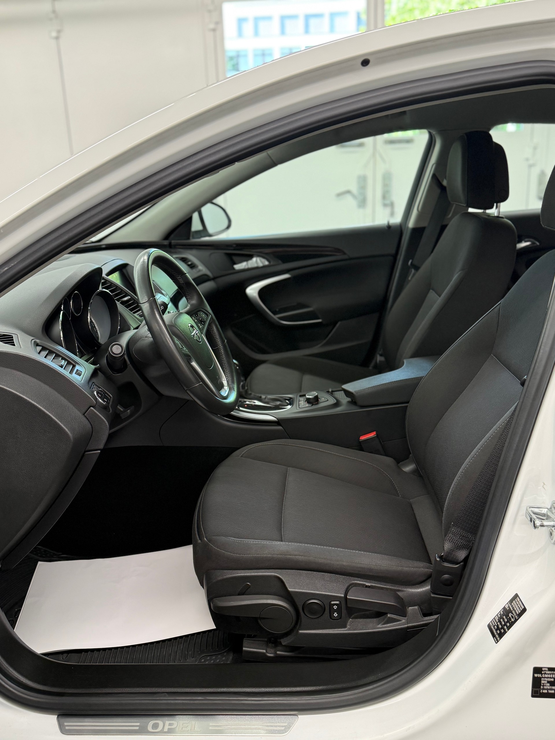 OPEL Insignia 2.0 T Edition Automatik-image-11
