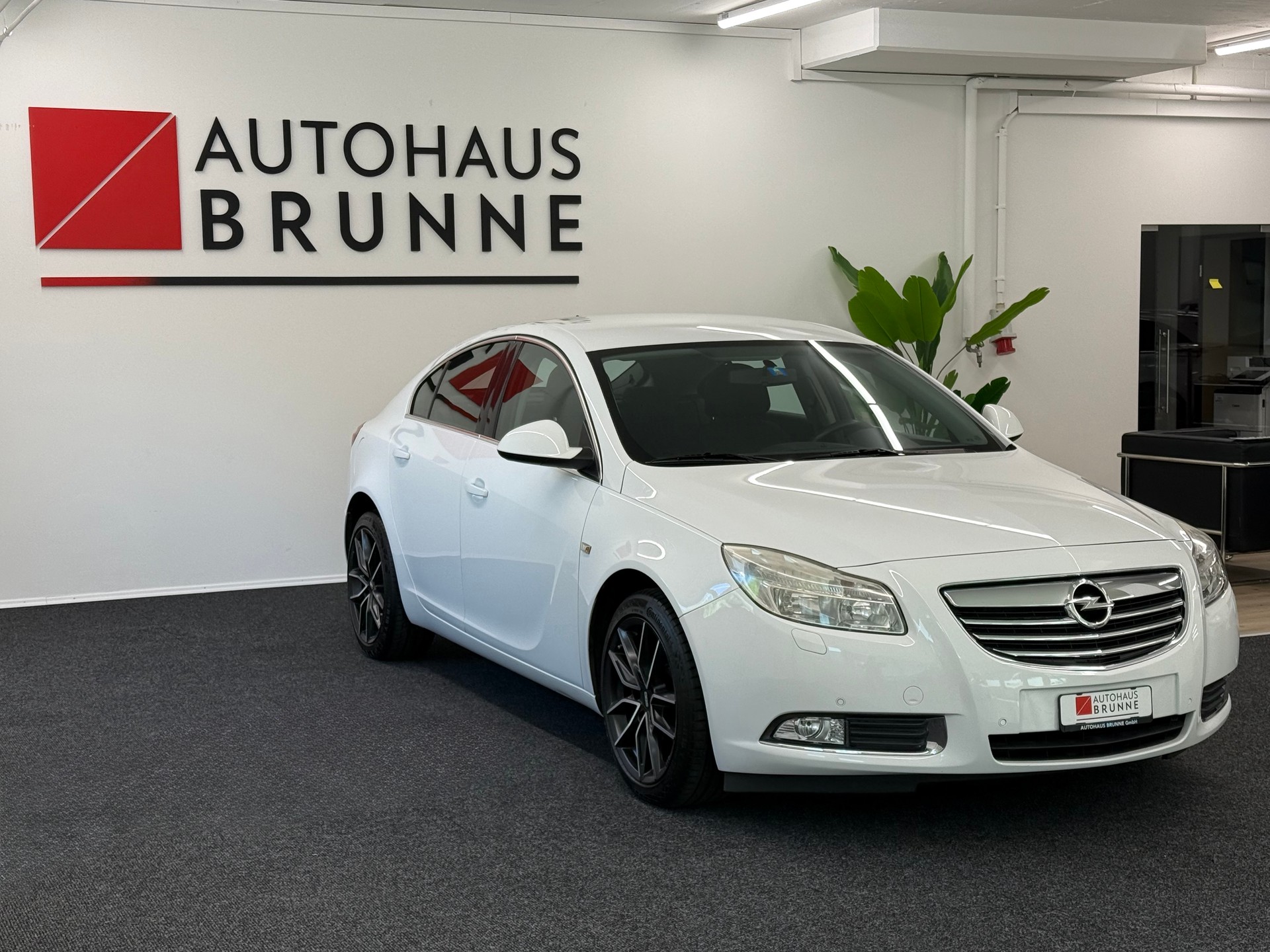 OPEL Insignia 2.0 T Edition Automatik-image-2