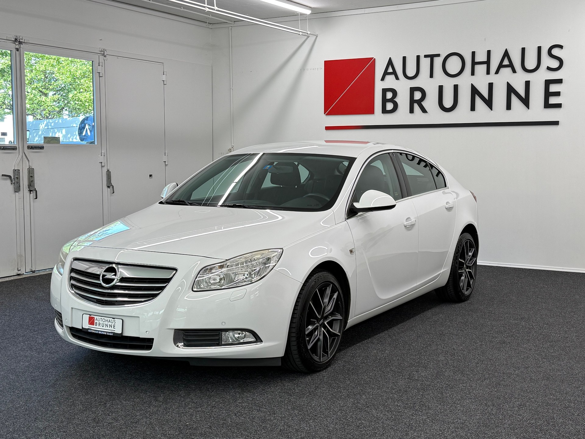 OPEL Insignia 2.0 T Edition Automatik-image-0
