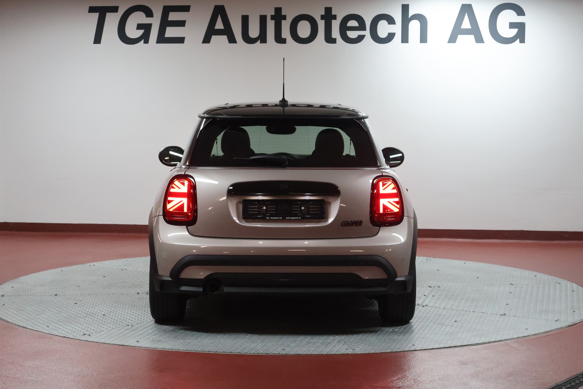 MINI Cooper Steptronic DKG-image-19