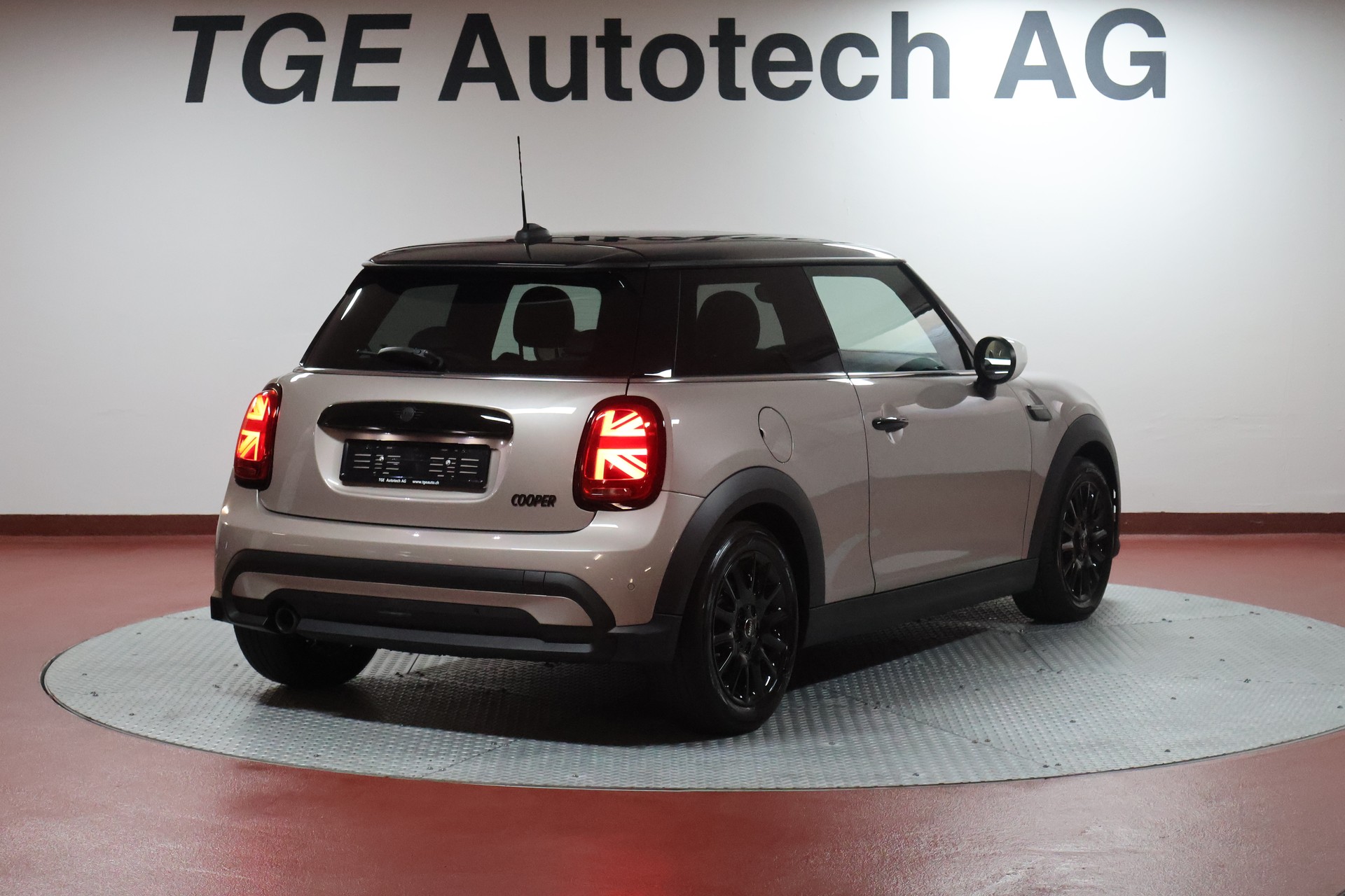 MINI Cooper Steptronic DKG-image-18