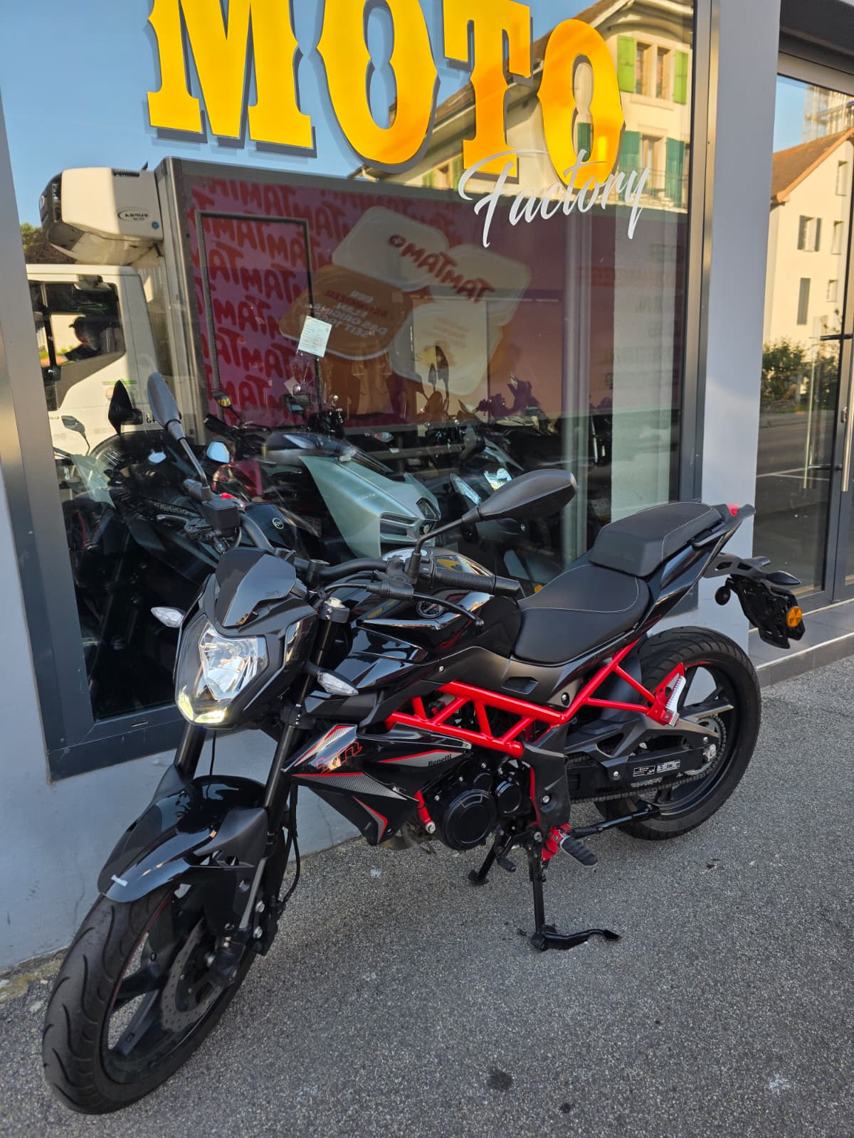 BENELLI BN 125-showroom-element-3