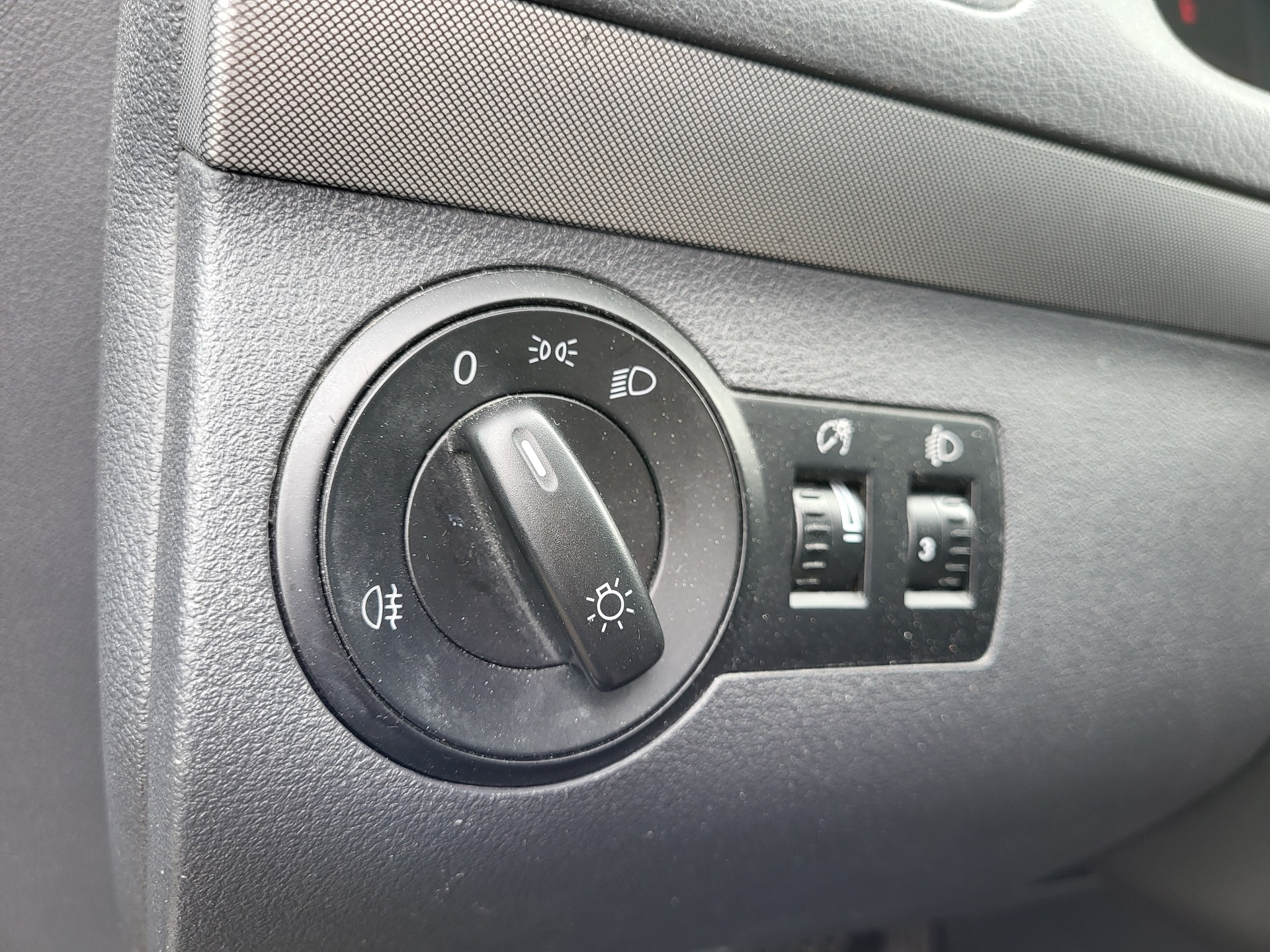 VW Touran 2.0 TDI Trendline-image-8