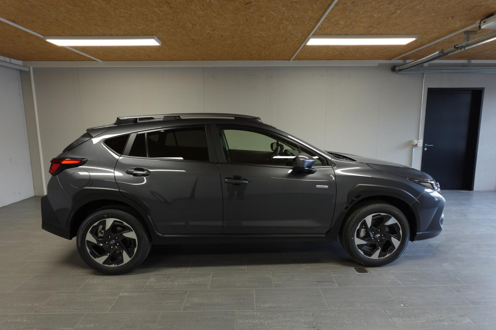 SUBARU Crosstrek 2.0i e-Boxer Swiss Plus-image-5