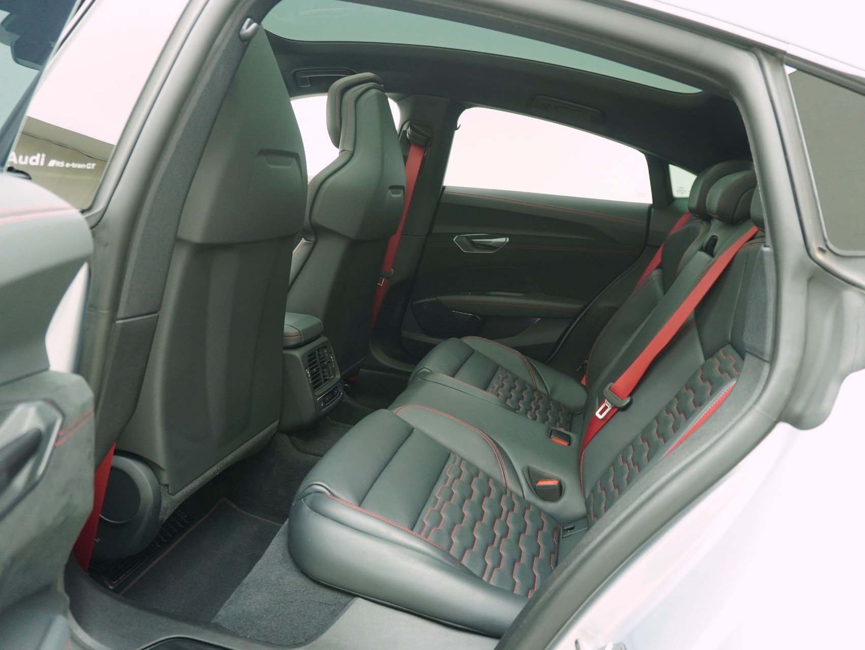 AUDI e-tron GT RS quattro performance **Audi Werksgarantie bis 10/2030**-image-14