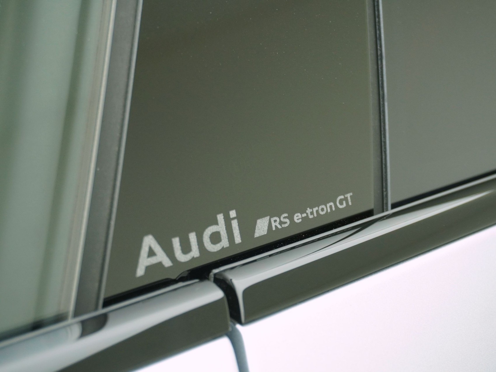 AUDI e-tron GT RS quattro performance **Audi Werksgarantie bis 10/2030**-image-8