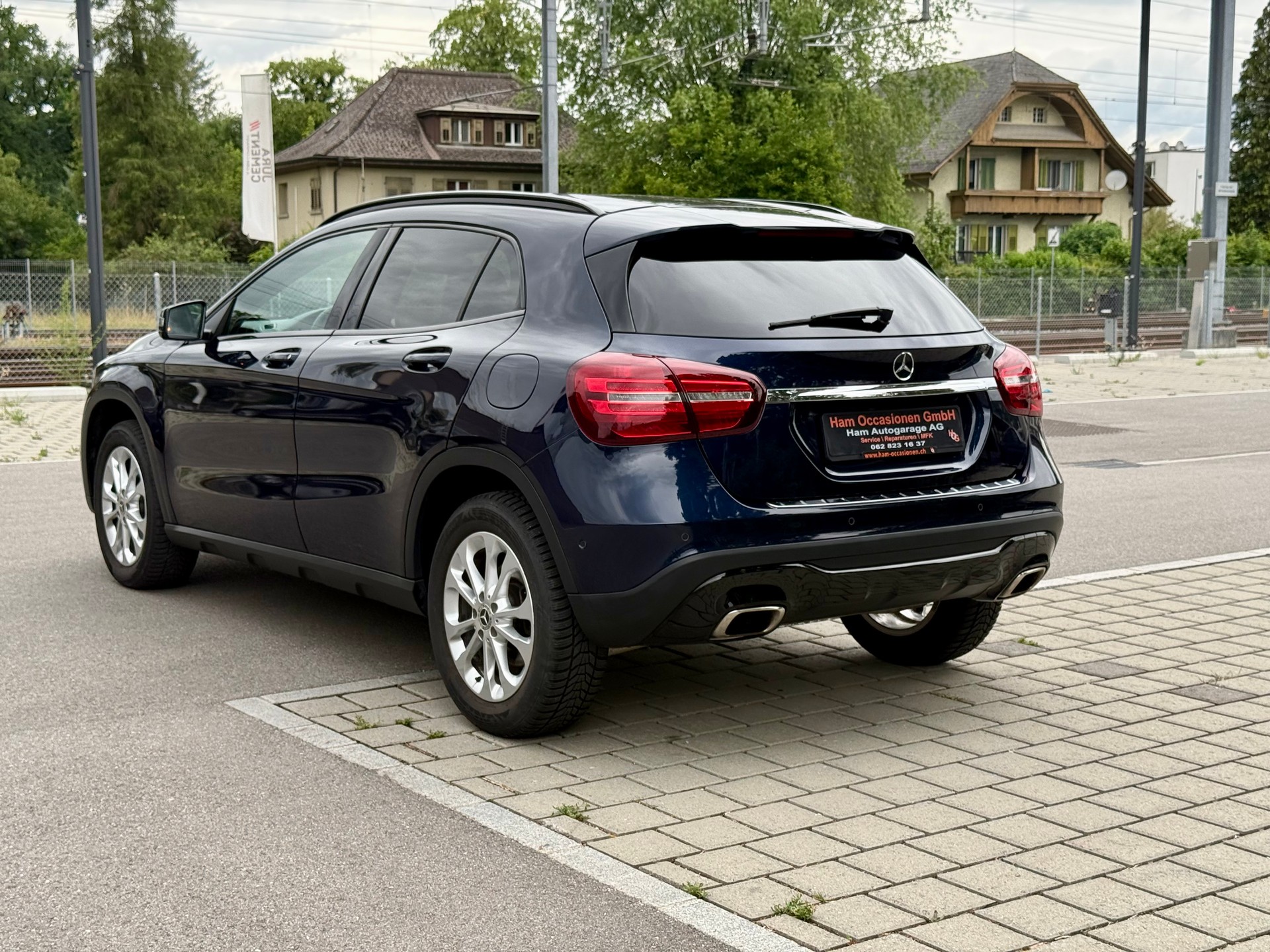 MERCEDES-BENZ GLA 200 Urban 7G-DCT-image-2